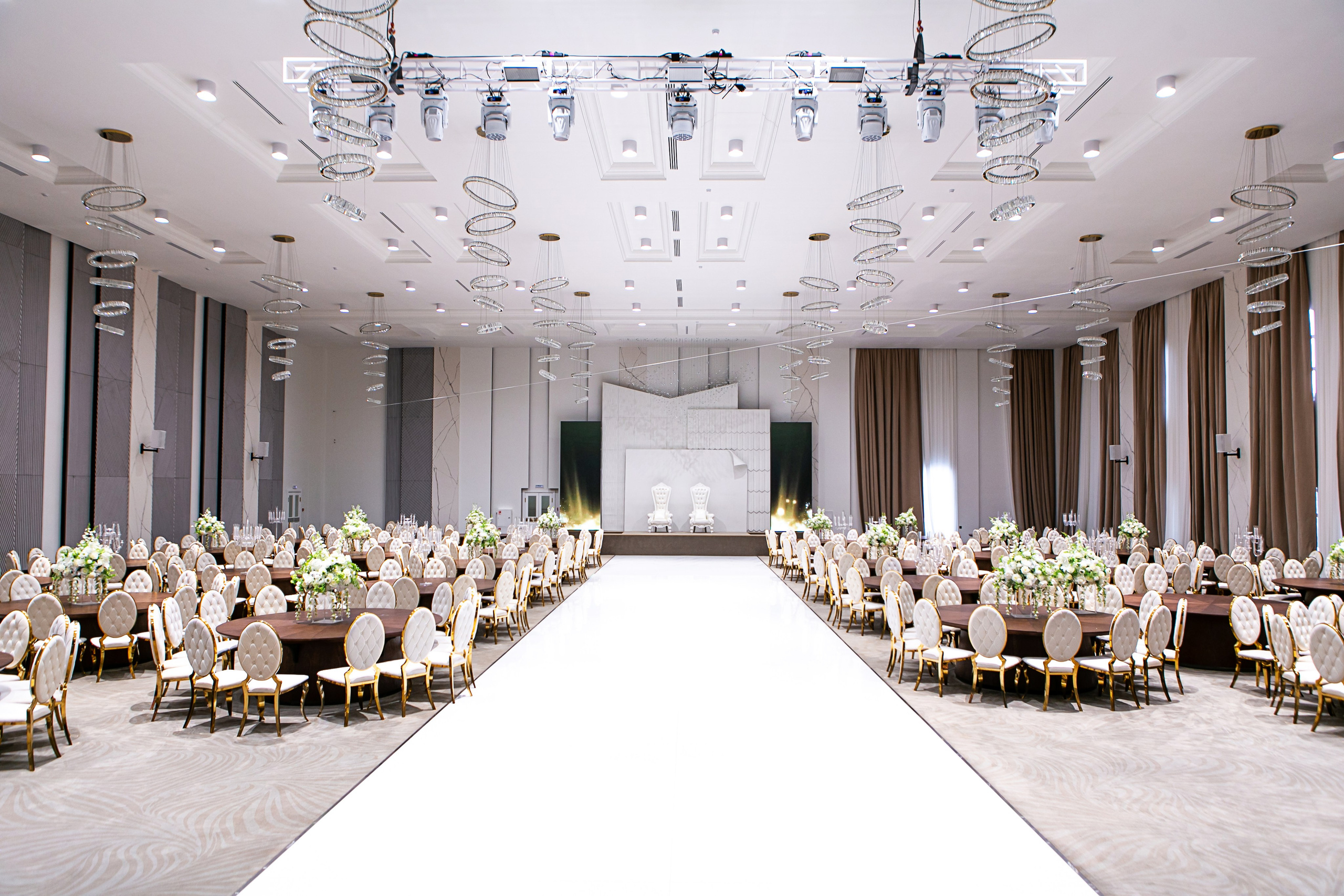 Банкетный зал Grand Holl. Контент фотограф, съемка для маркетплейсов, фуд съемка и репортажи в Новосибирске Ралия Галеева
