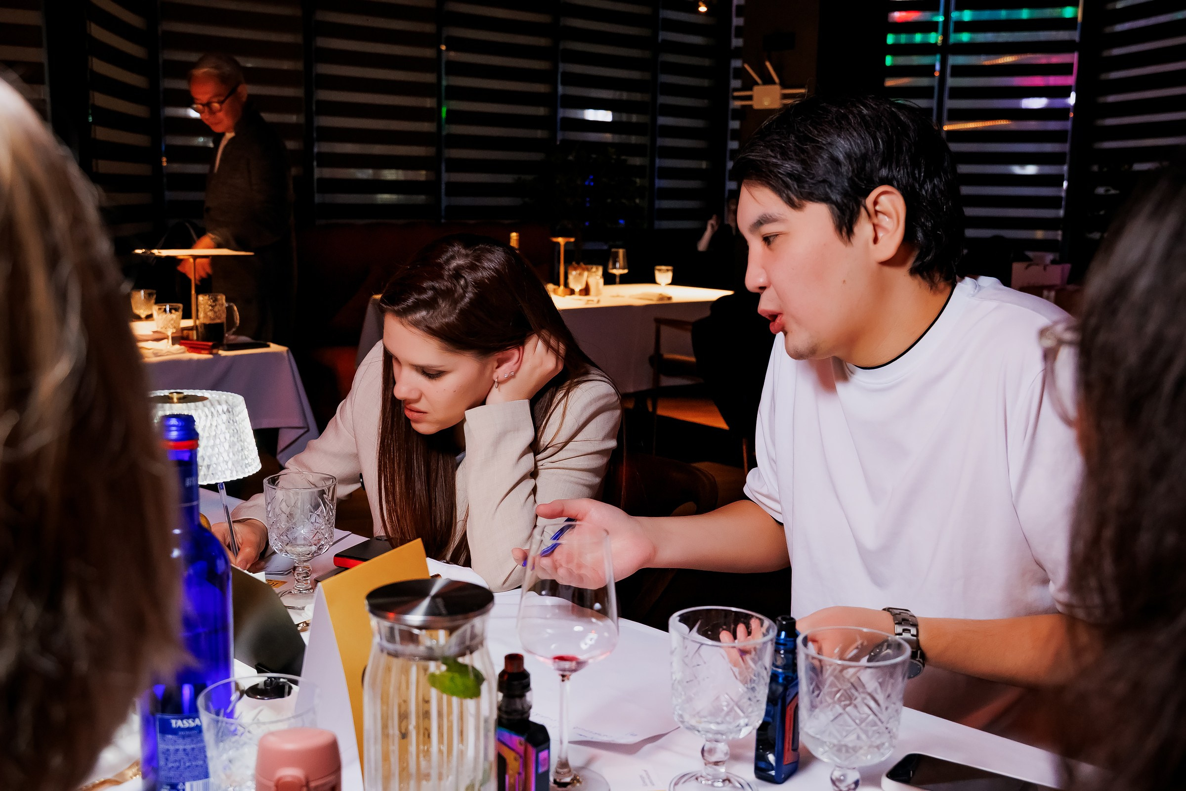 Вокруг Света за 60 Секунд-Sunset Meat Restaurant. Репортажный фотограф в Алматы Каюпов Сержан