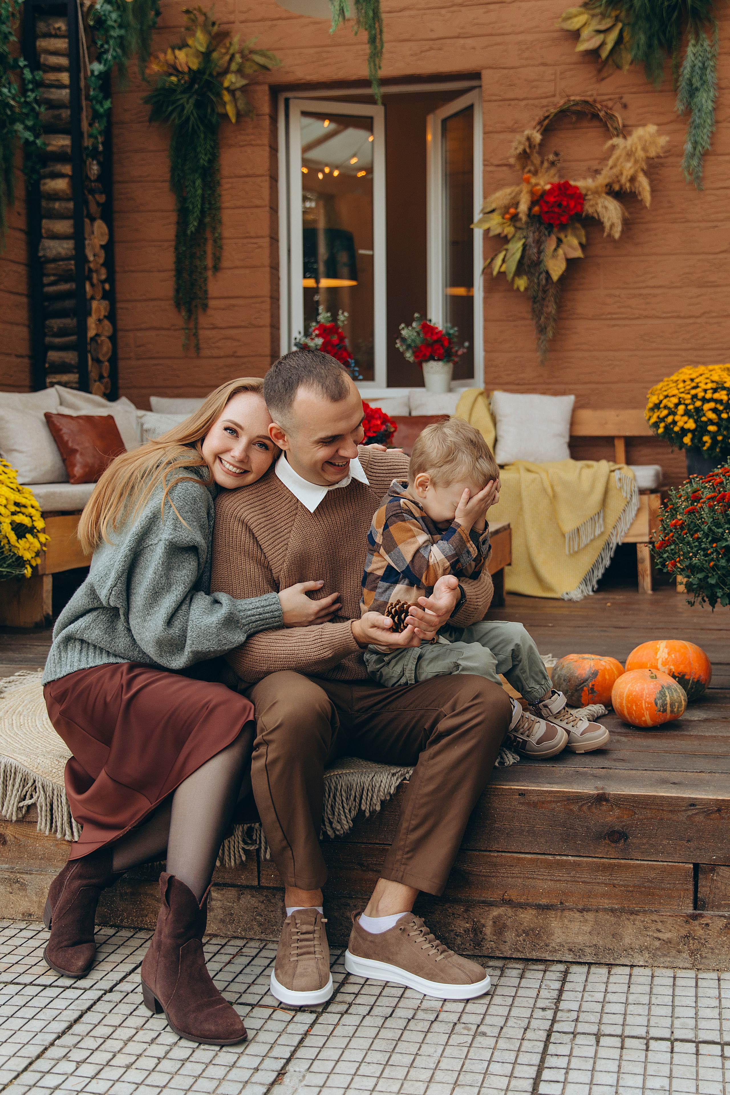 Уличная локация «ТЕРАССА». Фотостудия в Мариуполе «Берлога»