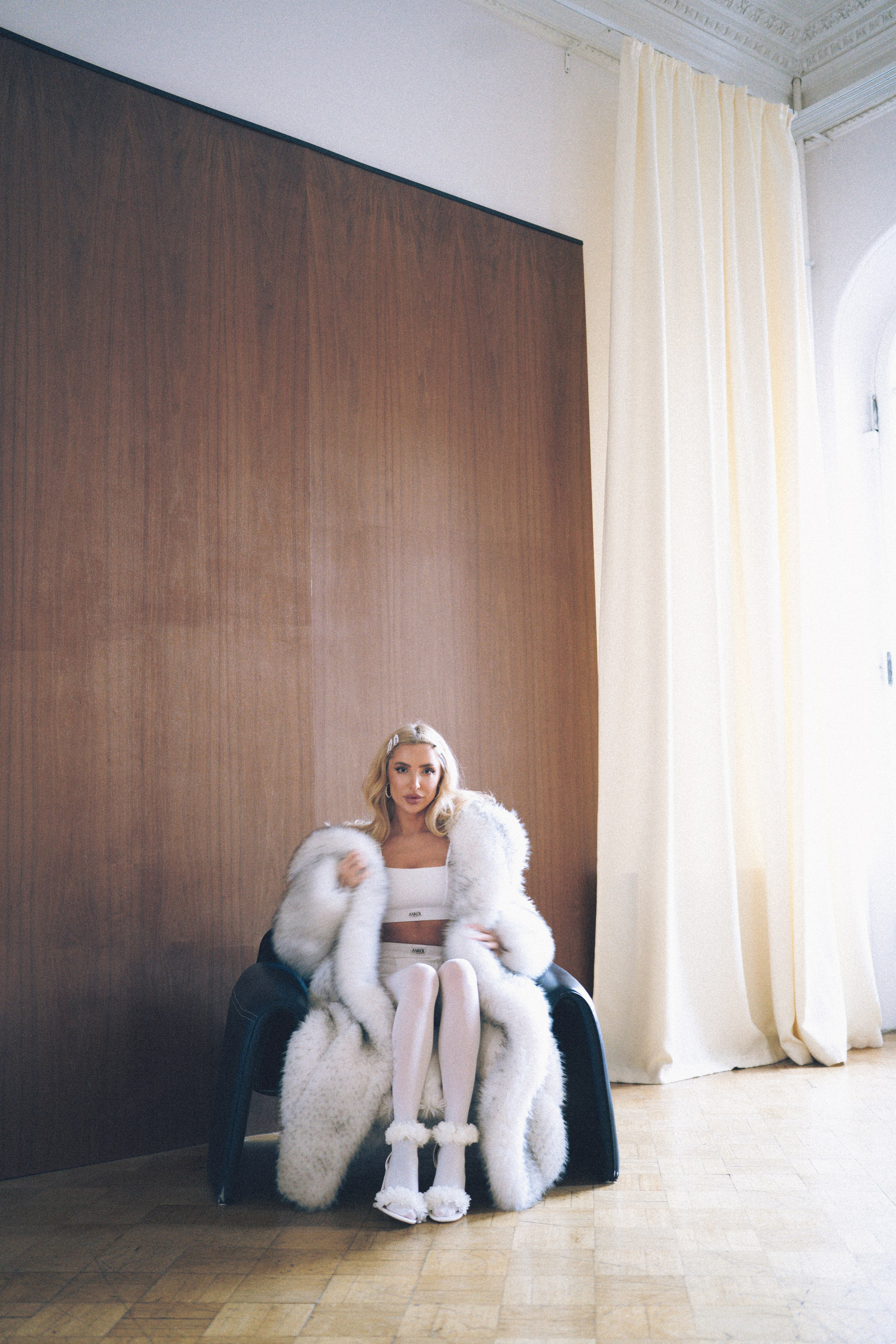 МИНИМАЛИЗМ В СТУДИИ НА ЧЕРНЫШЕВСКОЙ В СТУДИИ С БАЛКОНОМ. Профессиональный фотограф, Санкт-Петербург — Виктория Богомолова