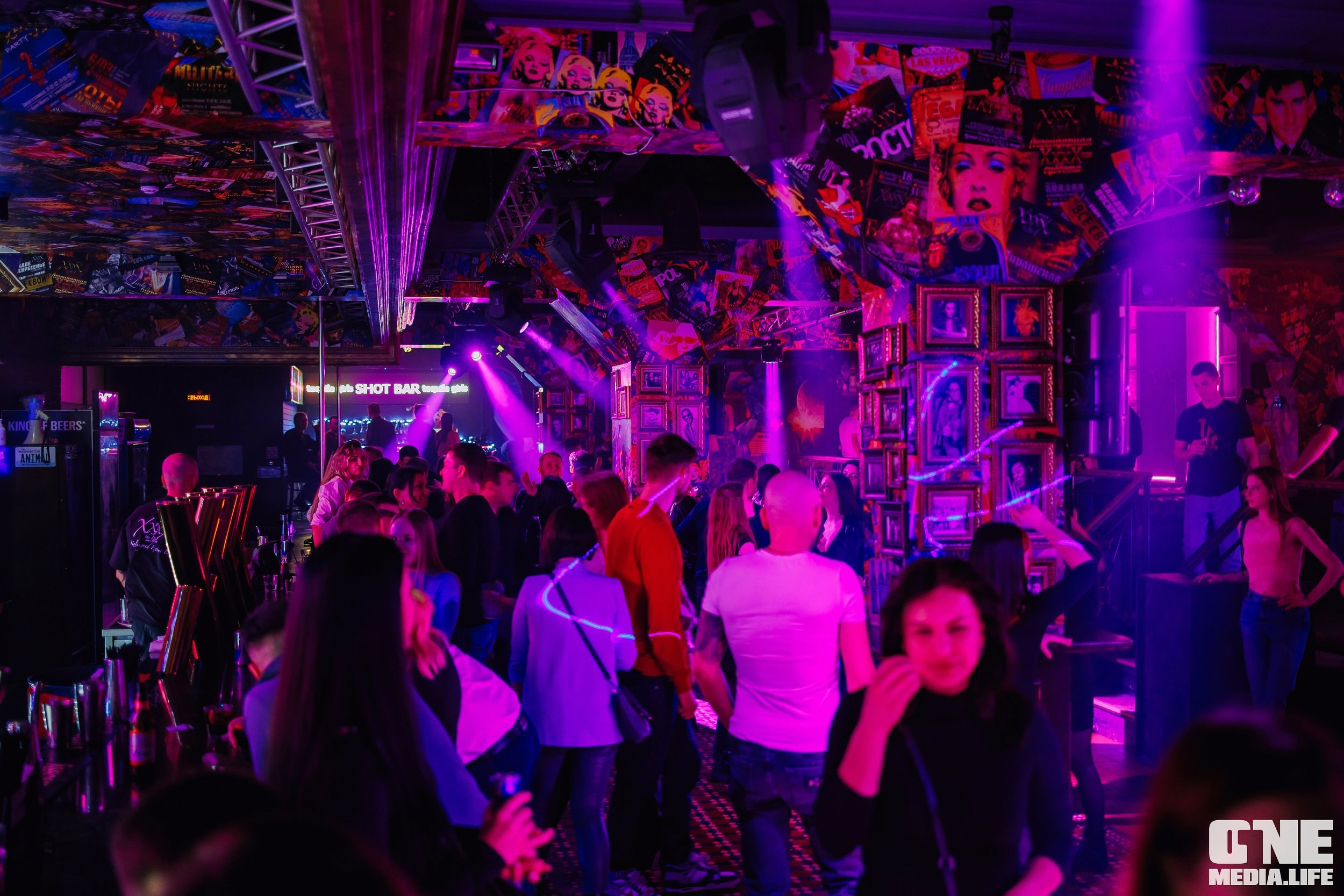 Фоторепортаж из бара XxxX. One Media Life: фоторепортажи, фотоотчеты с мероприятий и заведений
