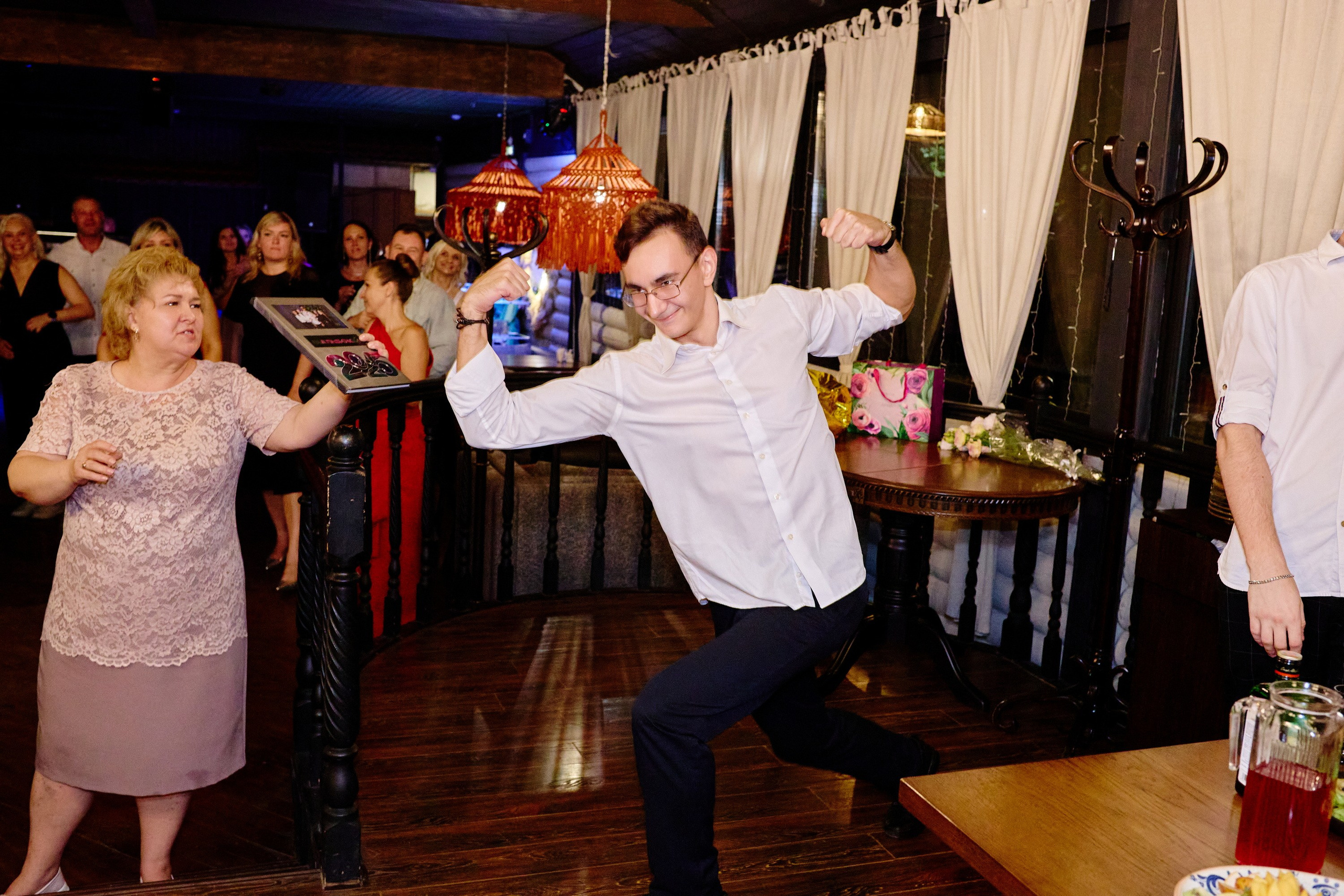 Выпускной 35 Сош. Фотограф Выпускные альбомы Таганрог Сергей Коробченко