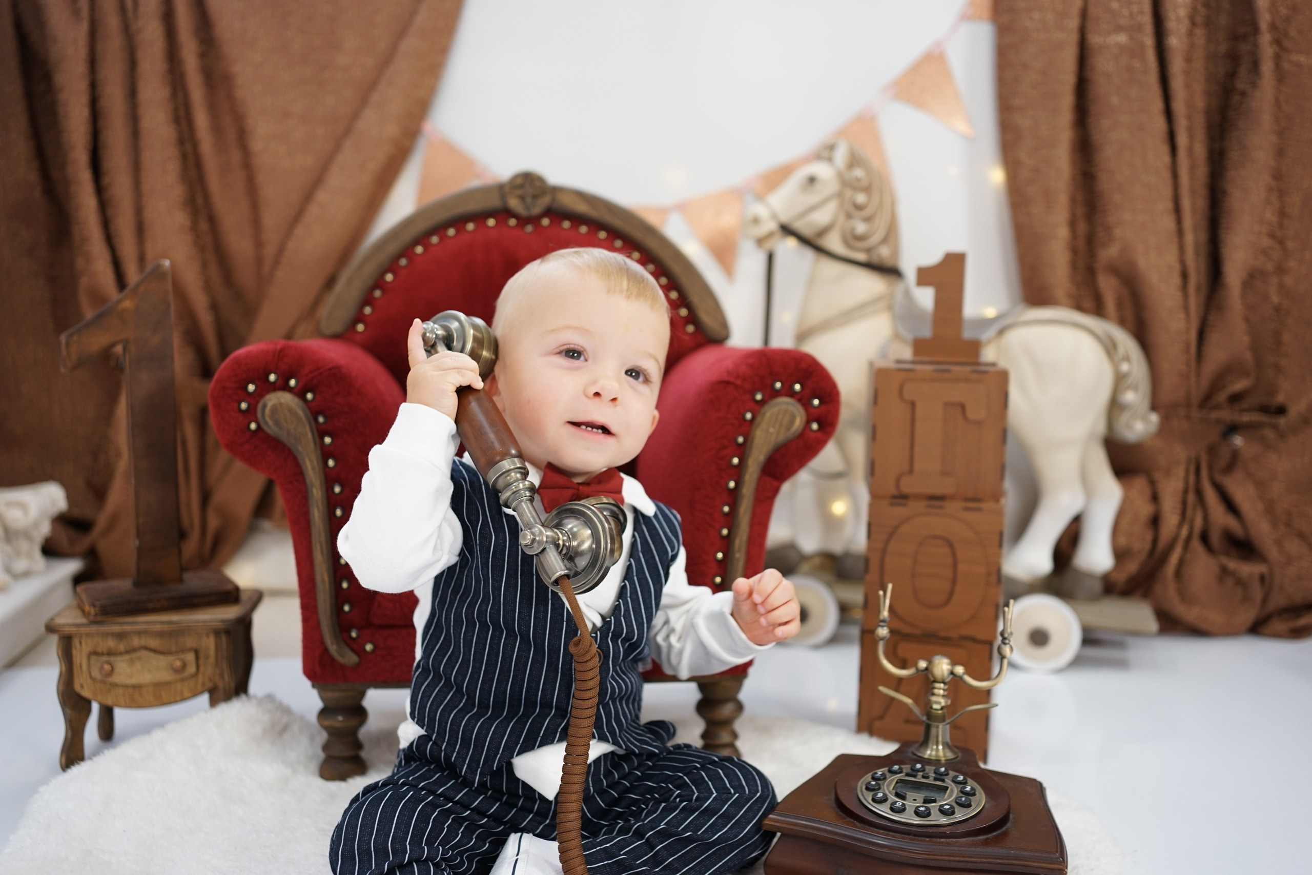 Бордовая зона. Детская Фотостудия ГОДОВАСИКИ в Санкт-Петербурге фотосесия на годик