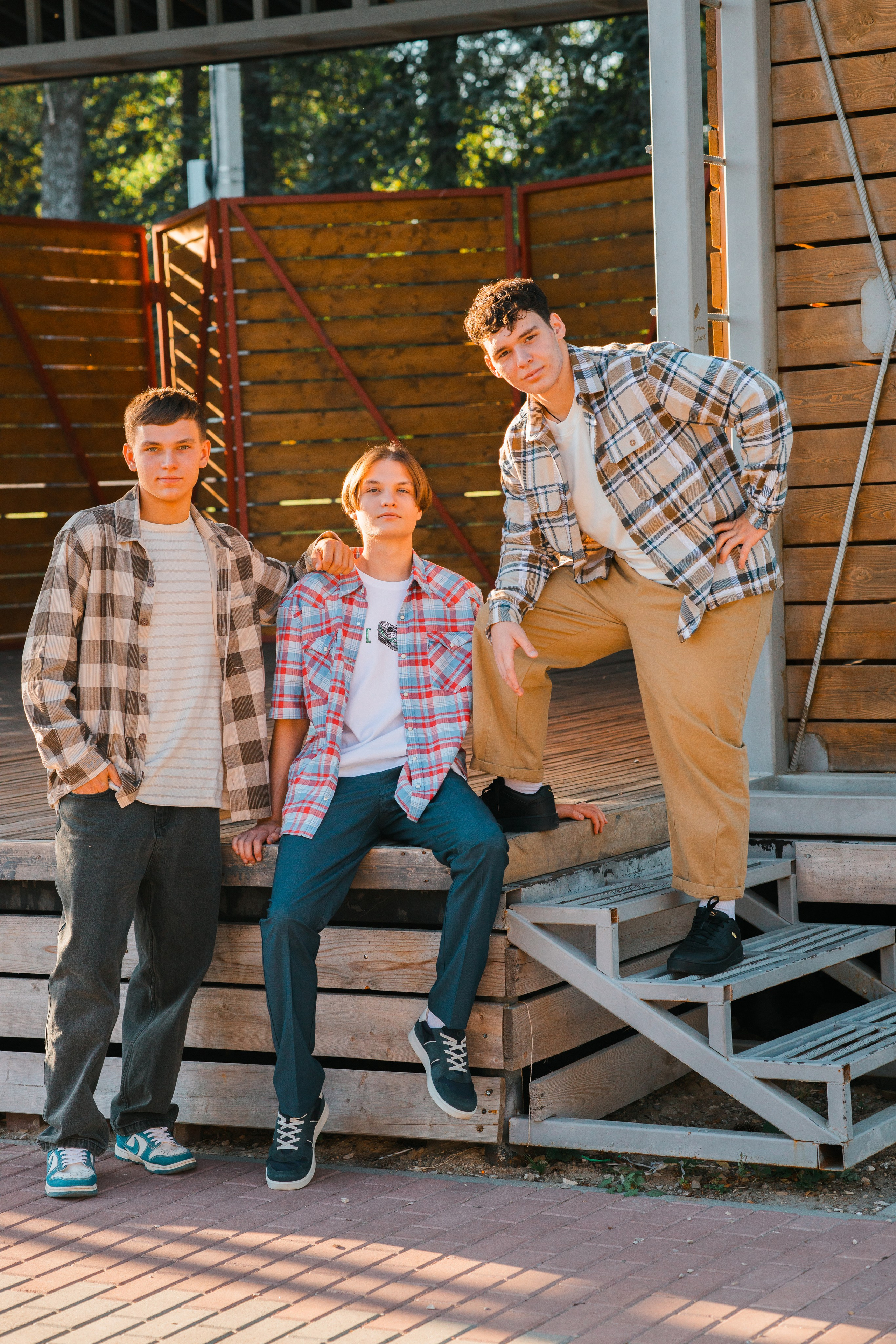 Осенняя фотосессия для выпускных альбомов 11 классов в Тарусе 2025 год. Выпускные альбомы в Серпухове