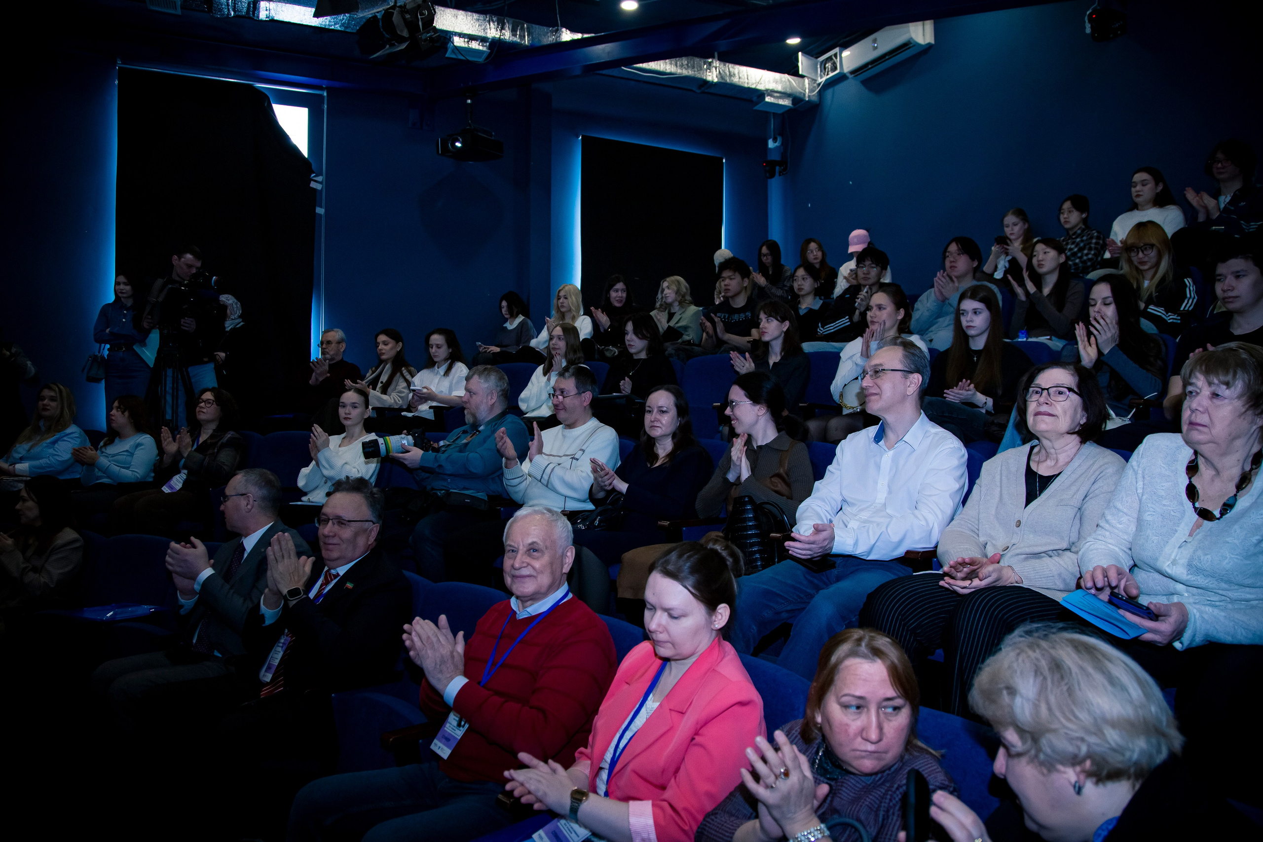 «Человек и цифровое пространство». Репортажный и портретный фотограф Казань / Горячих Полина