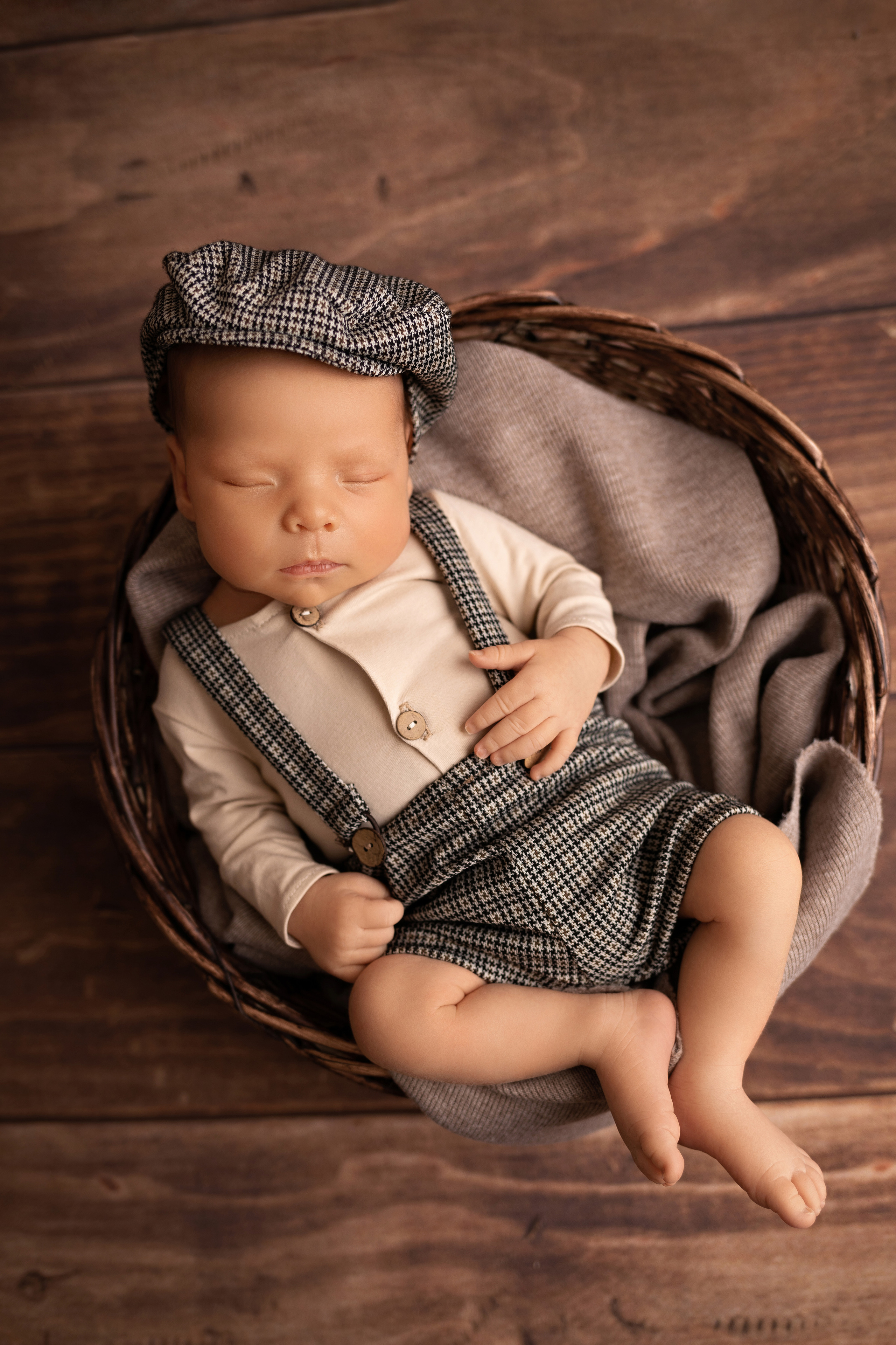 Классическая фотосессия малыша. Фотограф новорожденных малышей в Омске и Омской области Эльвира Камаева