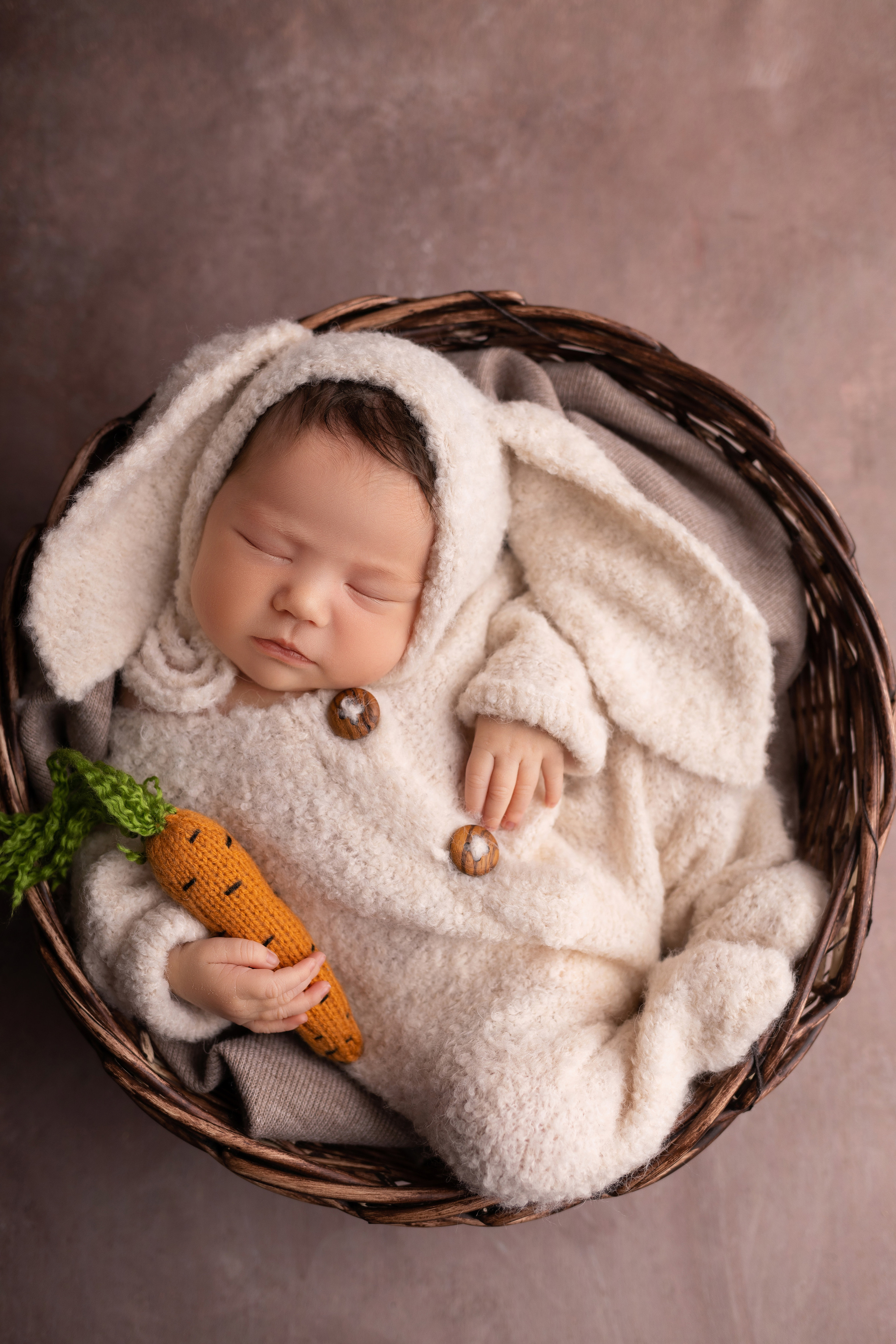 Классическая фотосессия малыша. Фотограф новорожденных малышей в Омске и Омской области Эльвира Камаева