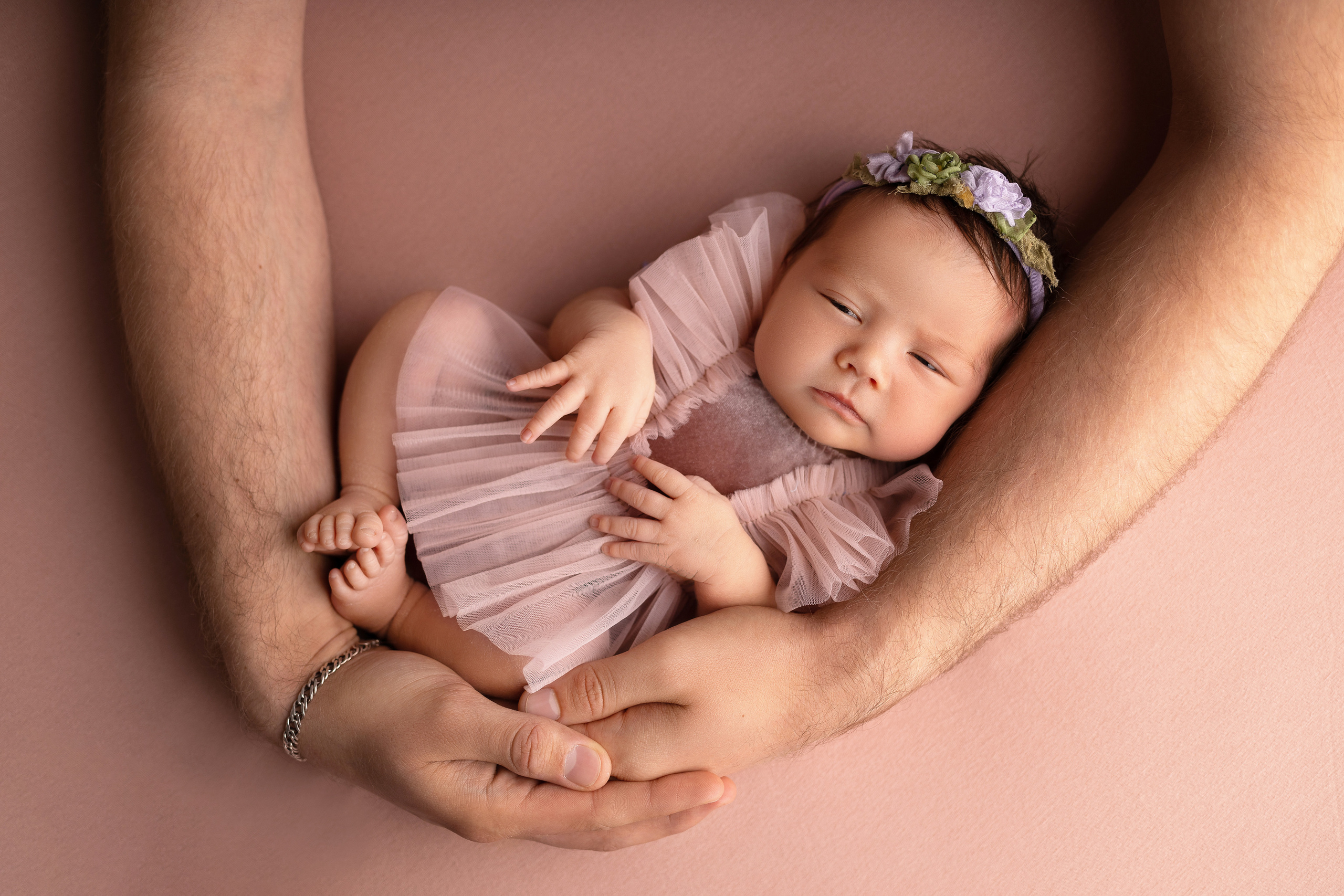 Классическая фотосессия малыша. Фотограф новорожденных малышей в Омске и Омской области Эльвира Камаева