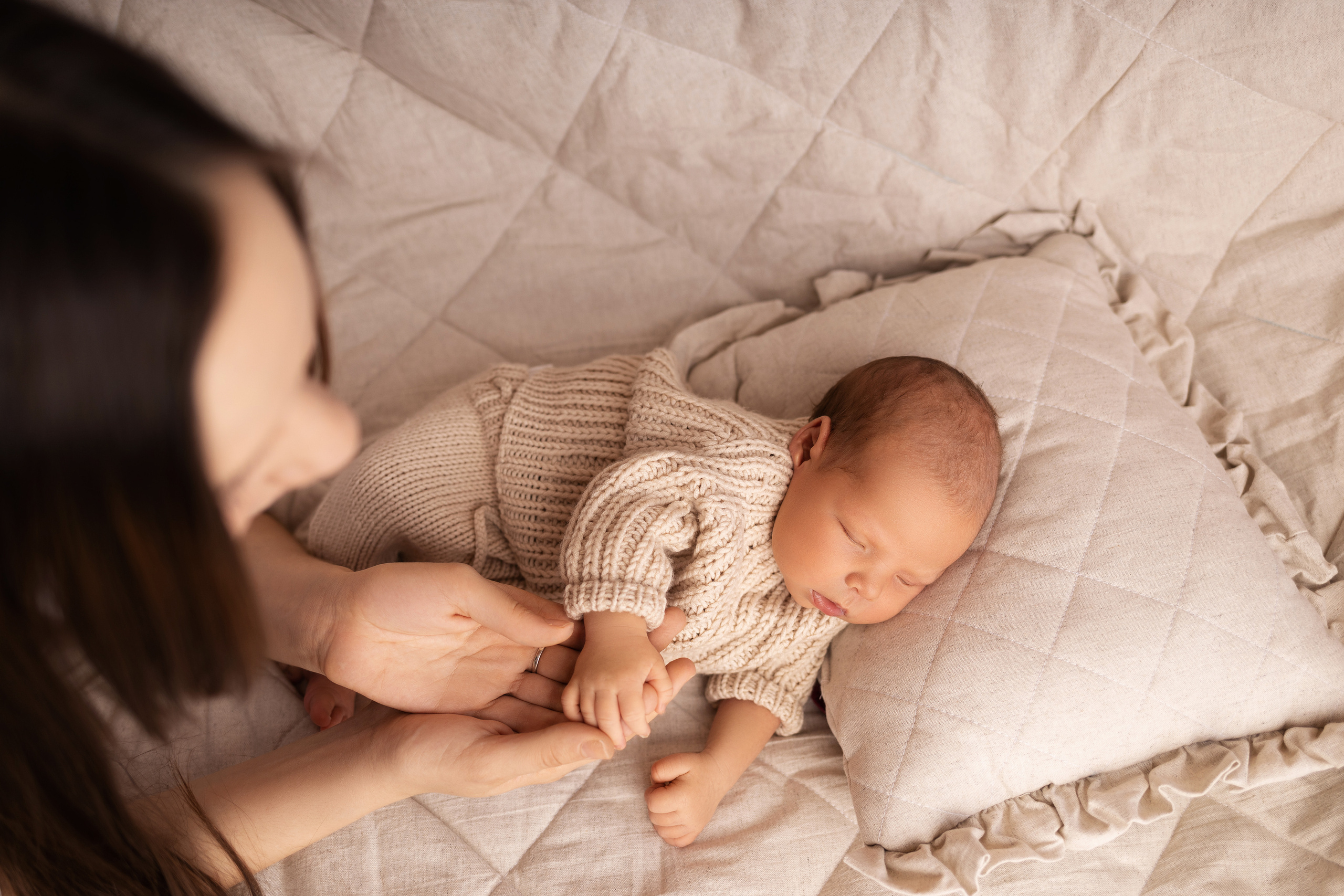 Newborn съемка в стиле Лайф. Фотограф новорожденных малышей в Омске и Омской области Эльвира Камаева