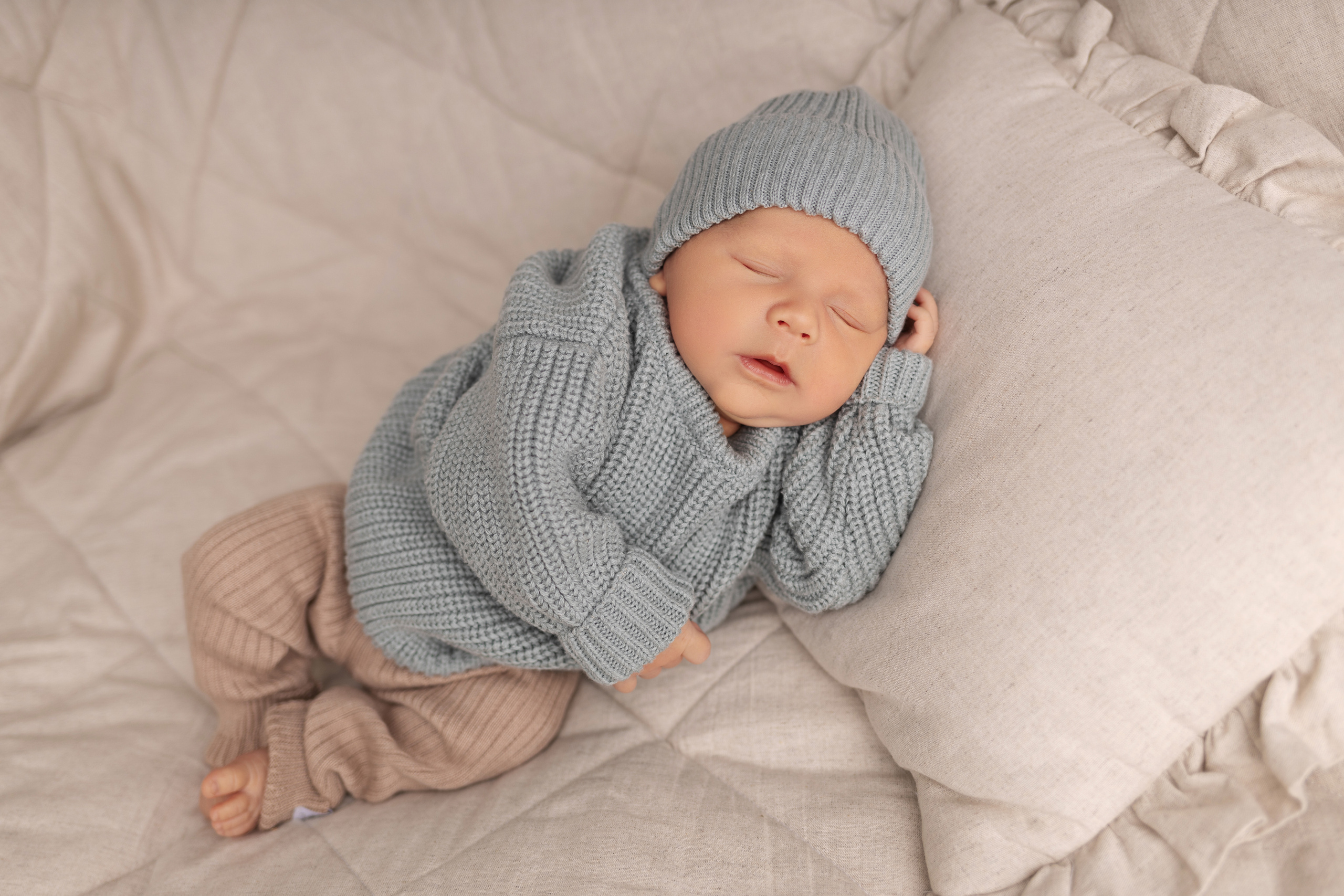 Newborn съемка в стиле Лайф. Фотограф новорожденных малышей в Омске и Омской области Эльвира Камаева