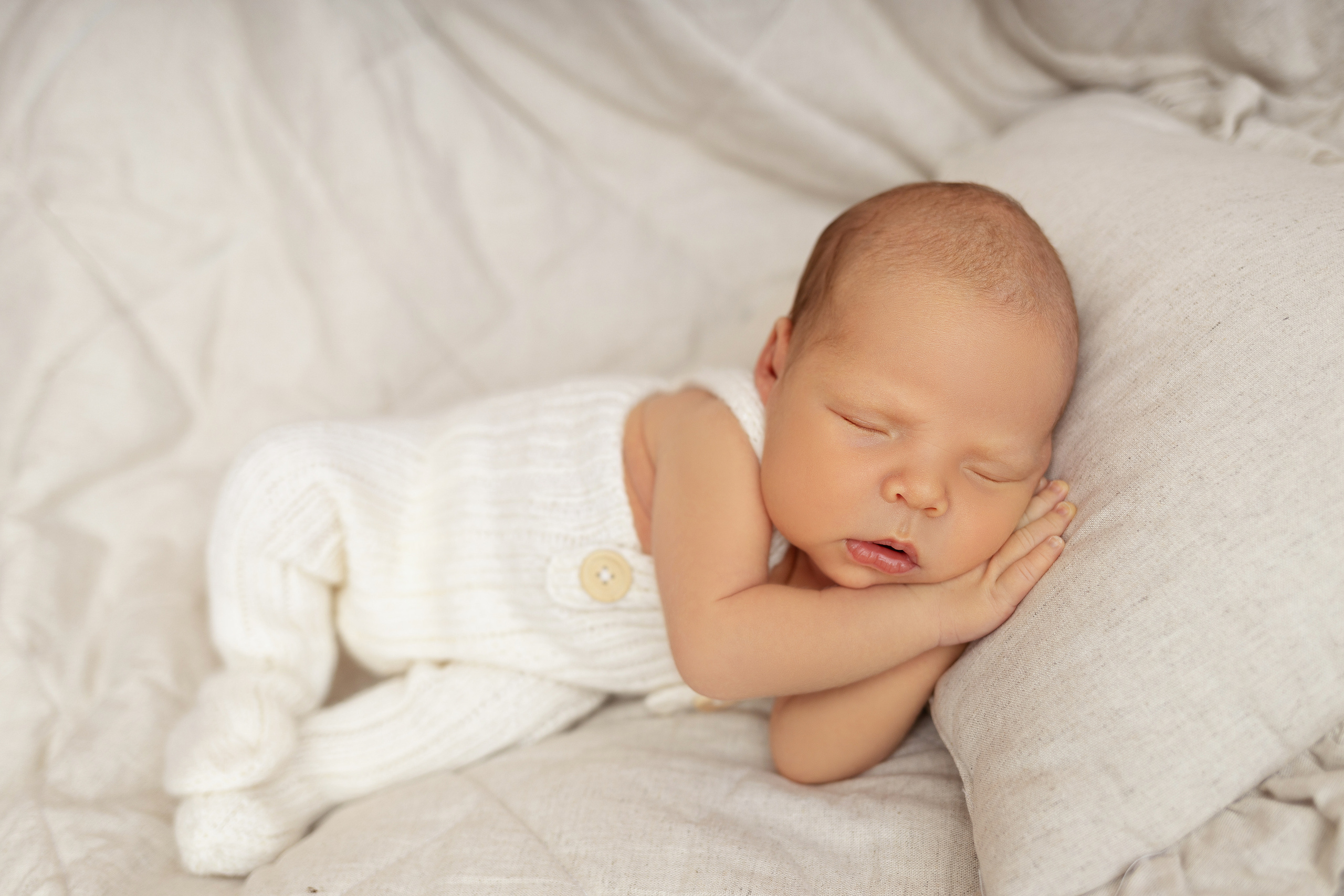 Newborn съемка в стиле Лайф. Фотограф новорожденных малышей в Омске и Омской области Эльвира Камаева