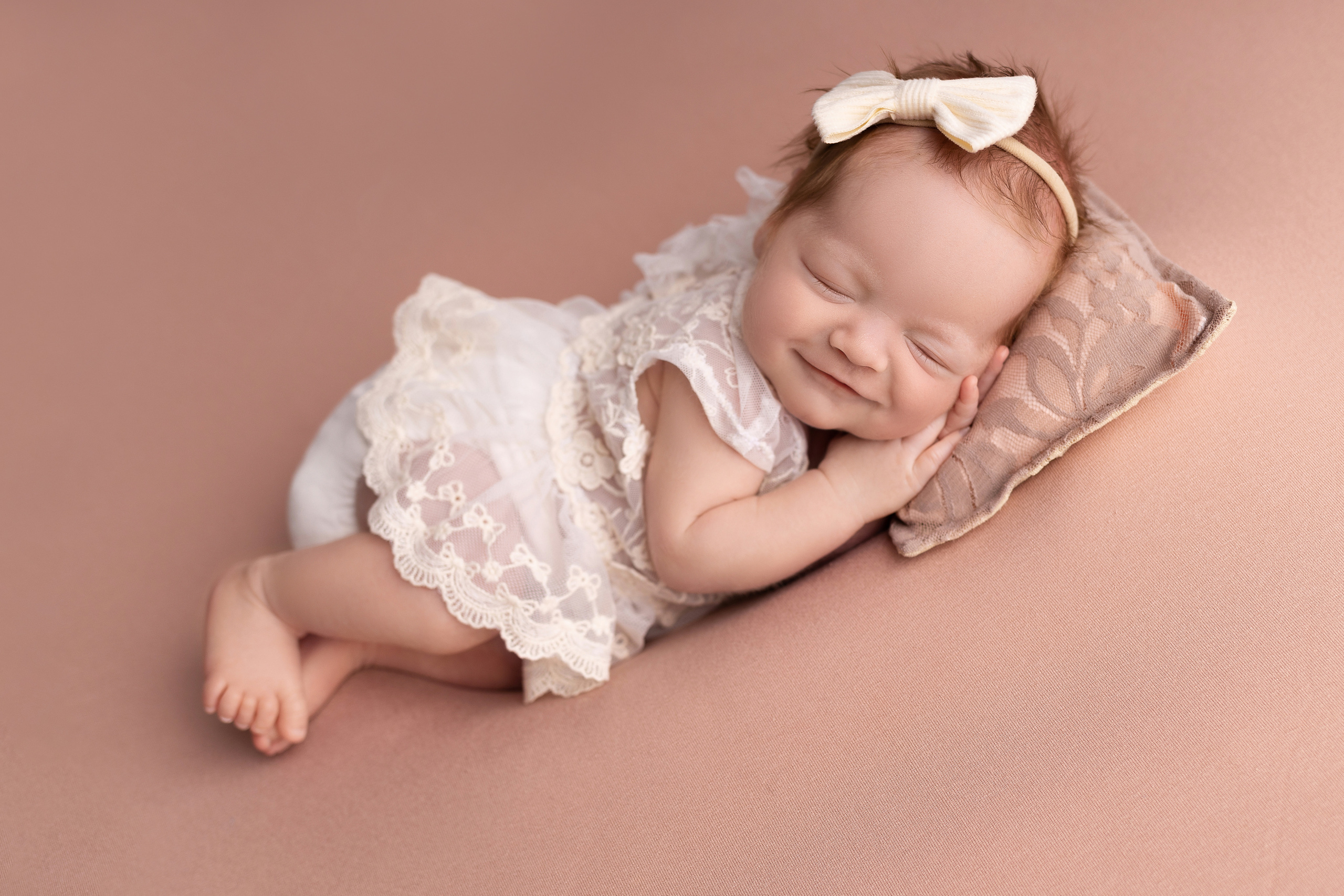 Классическая фотосессия малыша. Фотограф новорожденных малышей в Омске и Омской области Эльвира Камаева