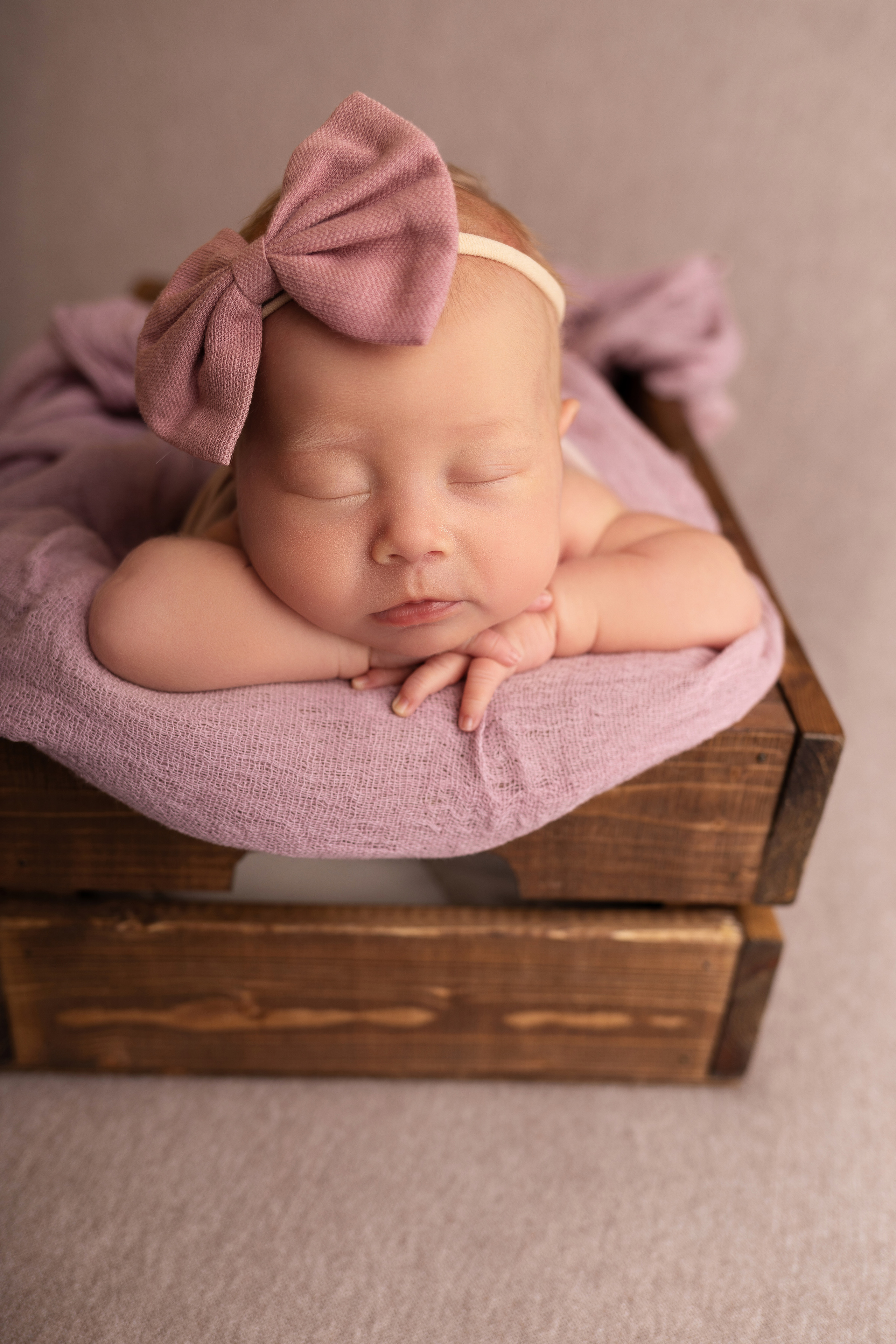 Классическая фотосессия малыша. Фотограф новорожденных малышей в Омске и Омской области Эльвира Камаева
