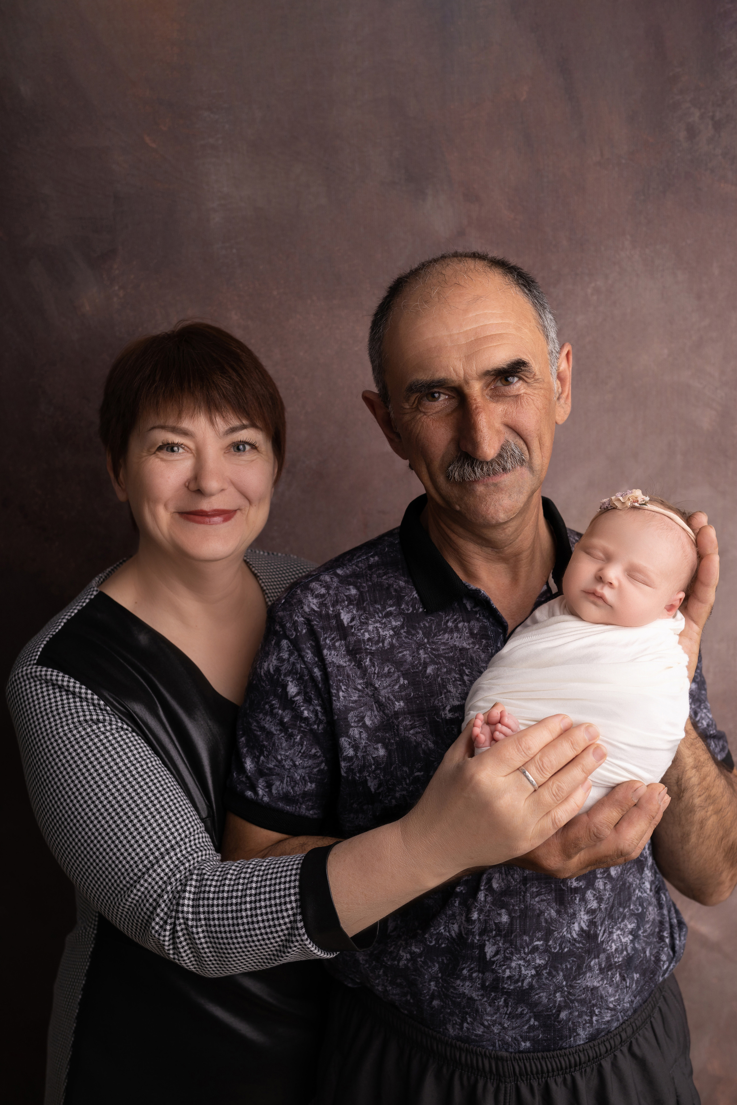 Семейные кадры от Elvira Kamaeva. Фотограф новорожденных малышей в Омске и Омской области Эльвира Камаева