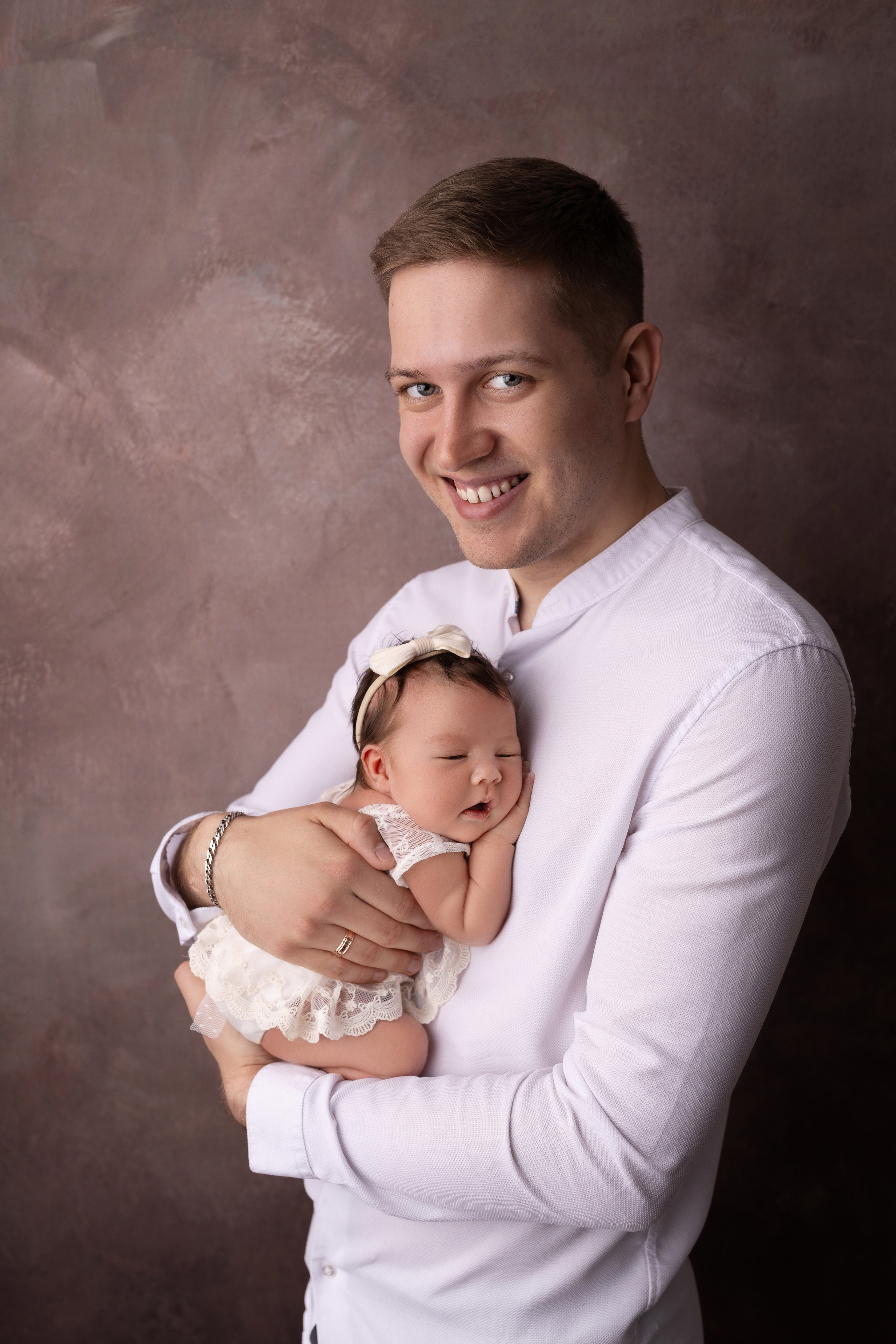 Семейные кадры от Elvira Kamaeva. Фотограф новорожденных малышей в Омске и Омской области Эльвира Камаева