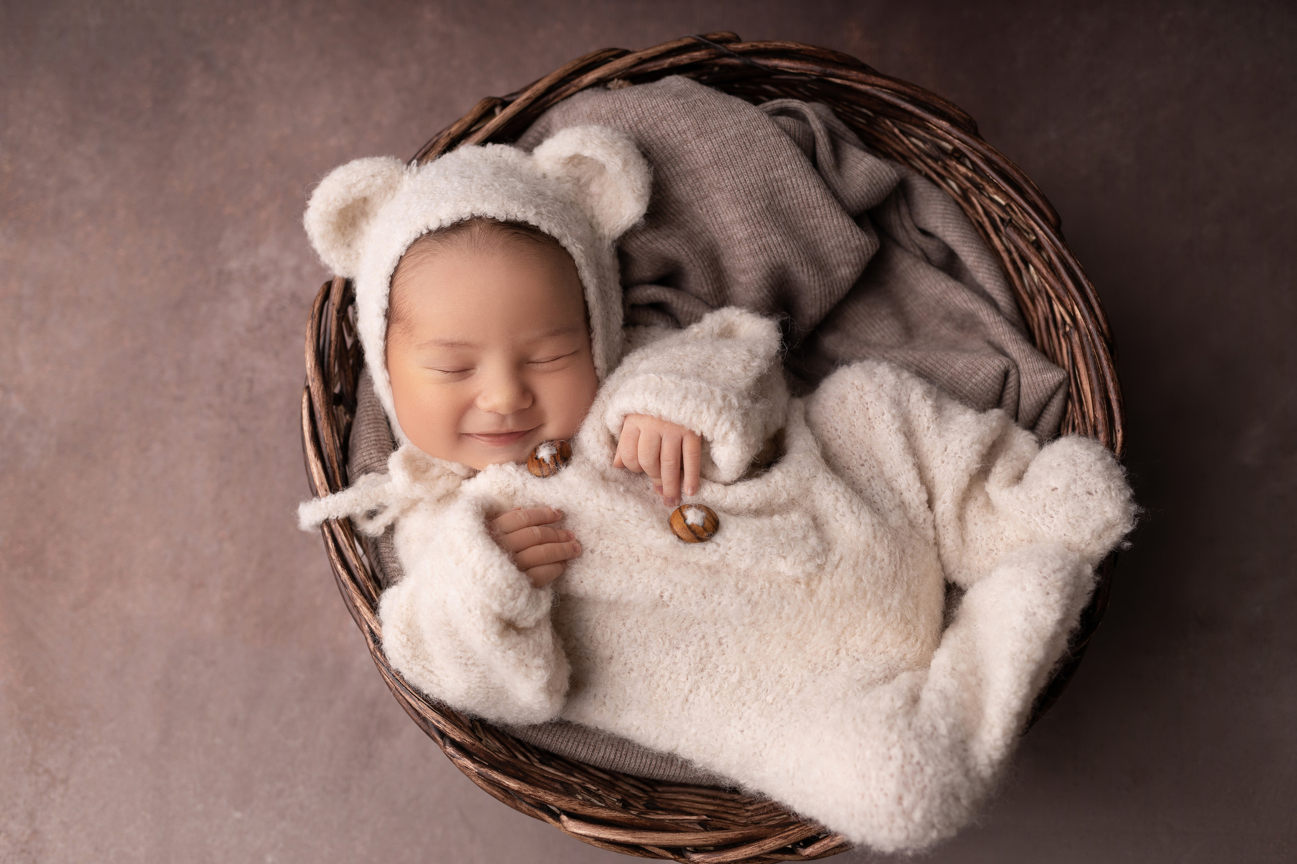 Классическая фотосессия малыша. Фотограф новорожденных малышей в Омске и Омской области Эльвира Камаева