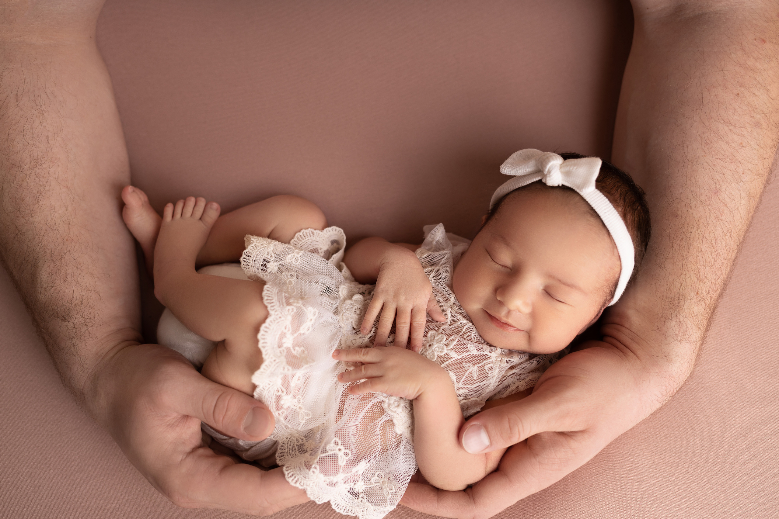 Классическая фотосессия малыша. Фотограф новорожденных малышей в Омске и Омской области Эльвира Камаева