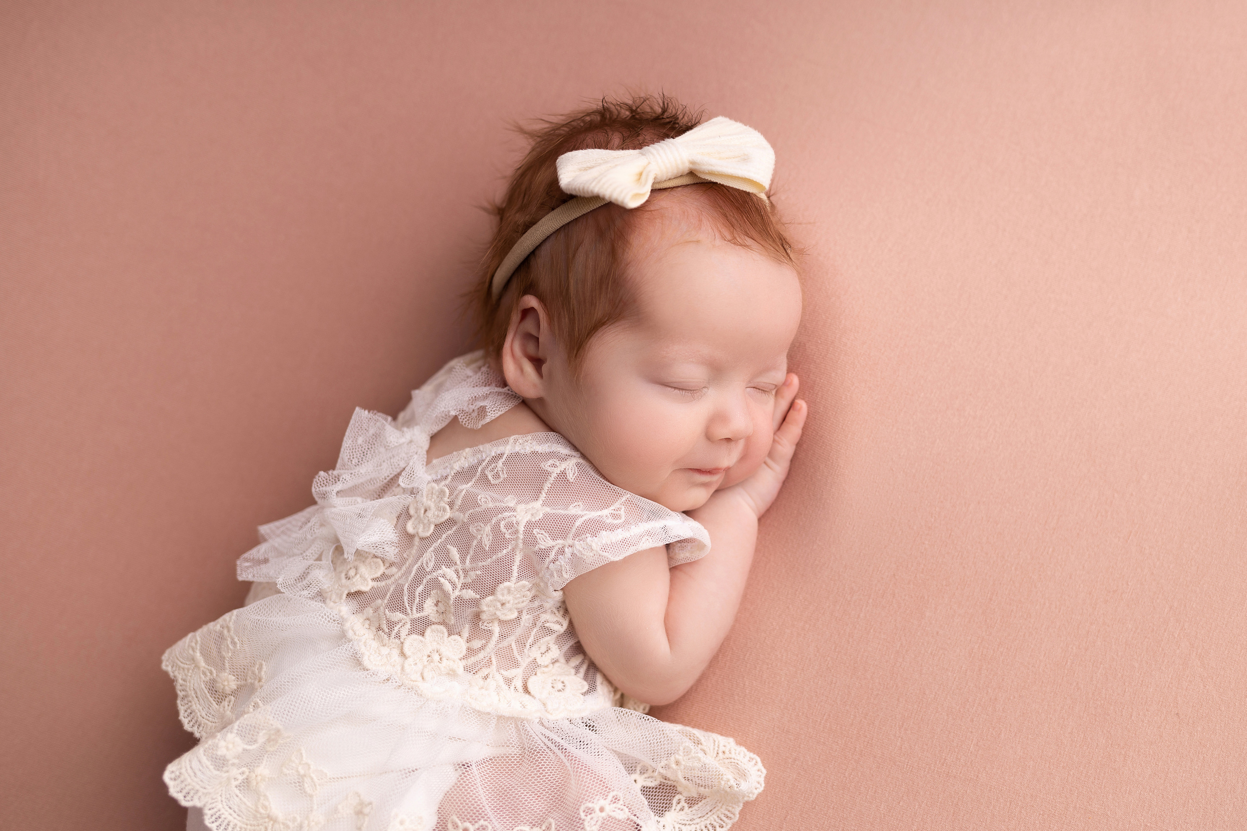 Классическая фотосессия малыша. Фотограф новорожденных малышей в Омске и Омской области Эльвира Камаева