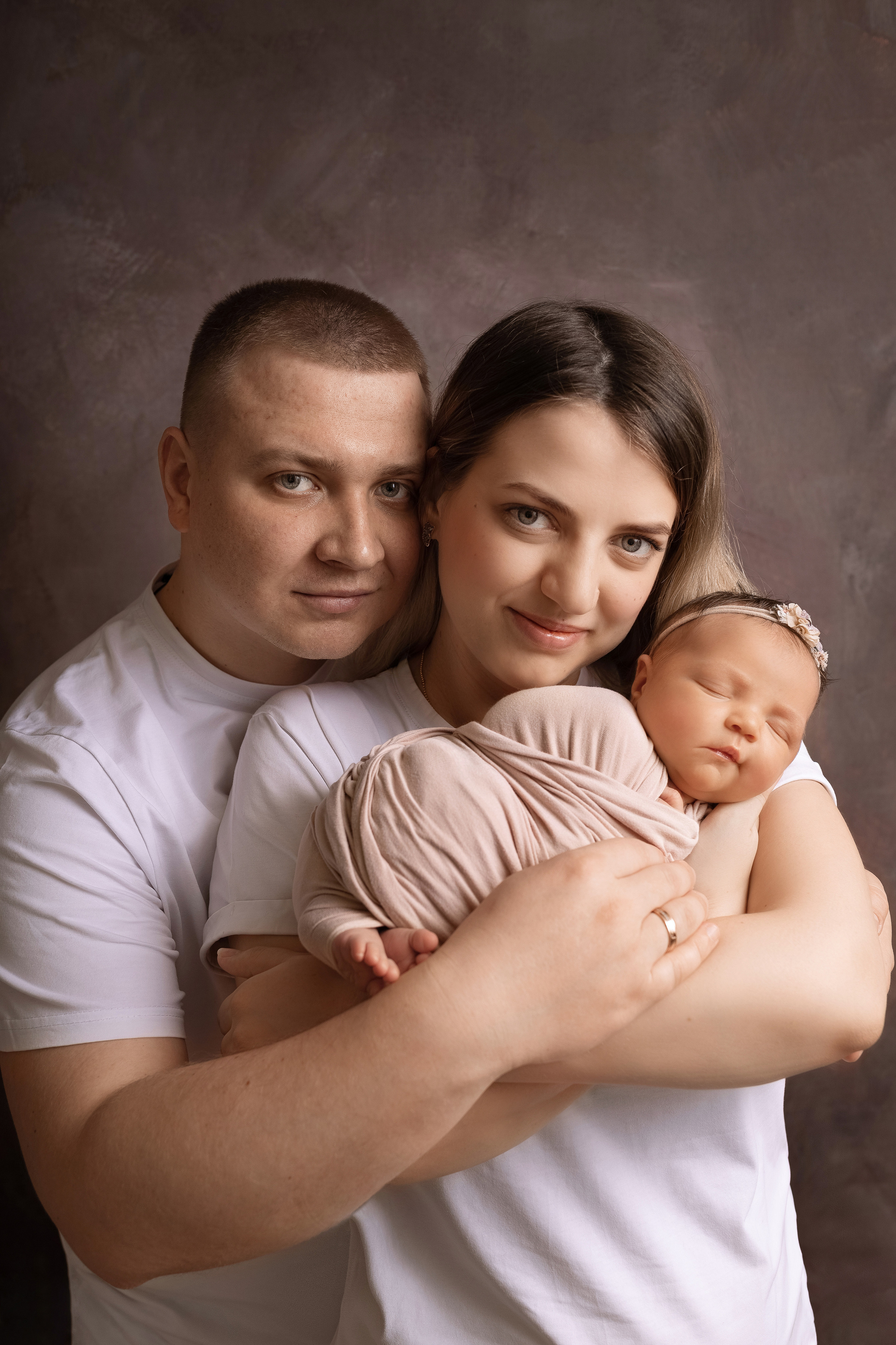 Семейные кадры от Elvira Kamaeva. Фотограф новорожденных малышей в Омске и Омской области Эльвира Камаева