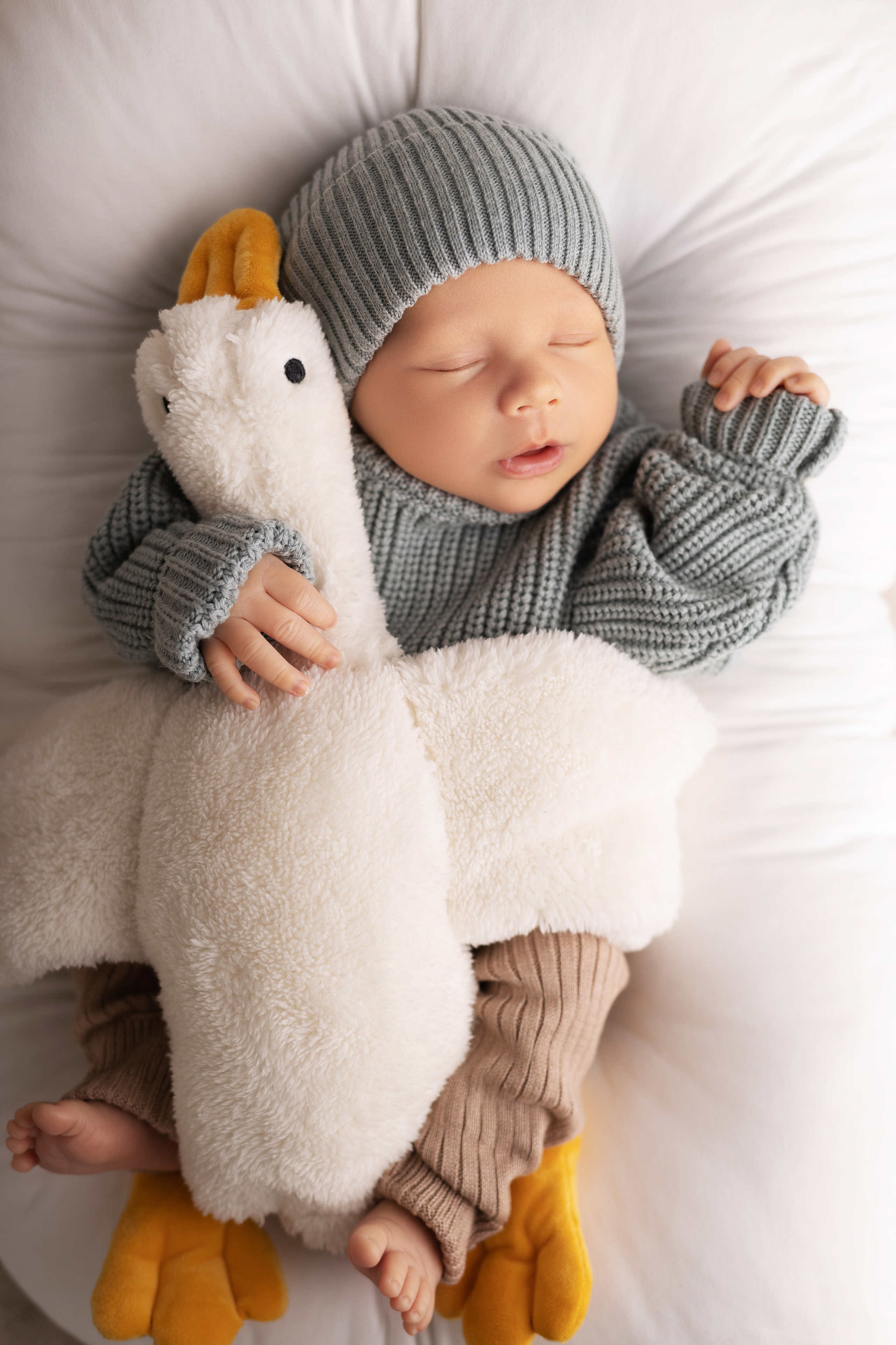 Newborn съемка в стиле Лайф. Фотограф новорожденных малышей в Омске и Омской области Эльвира Камаева