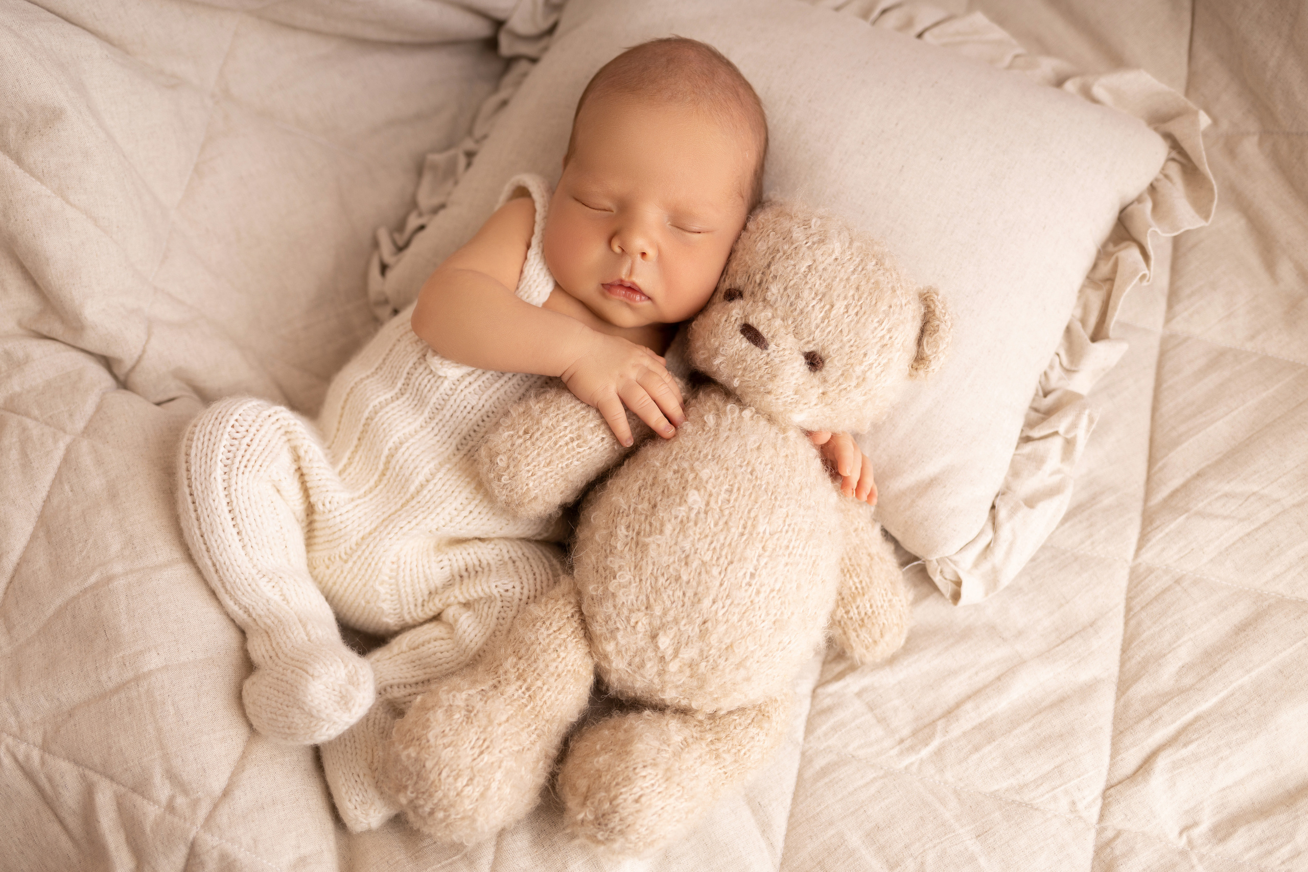 Newborn съемка в стиле Лайф. Фотограф новорожденных малышей в Омске и Омской области Эльвира Камаева