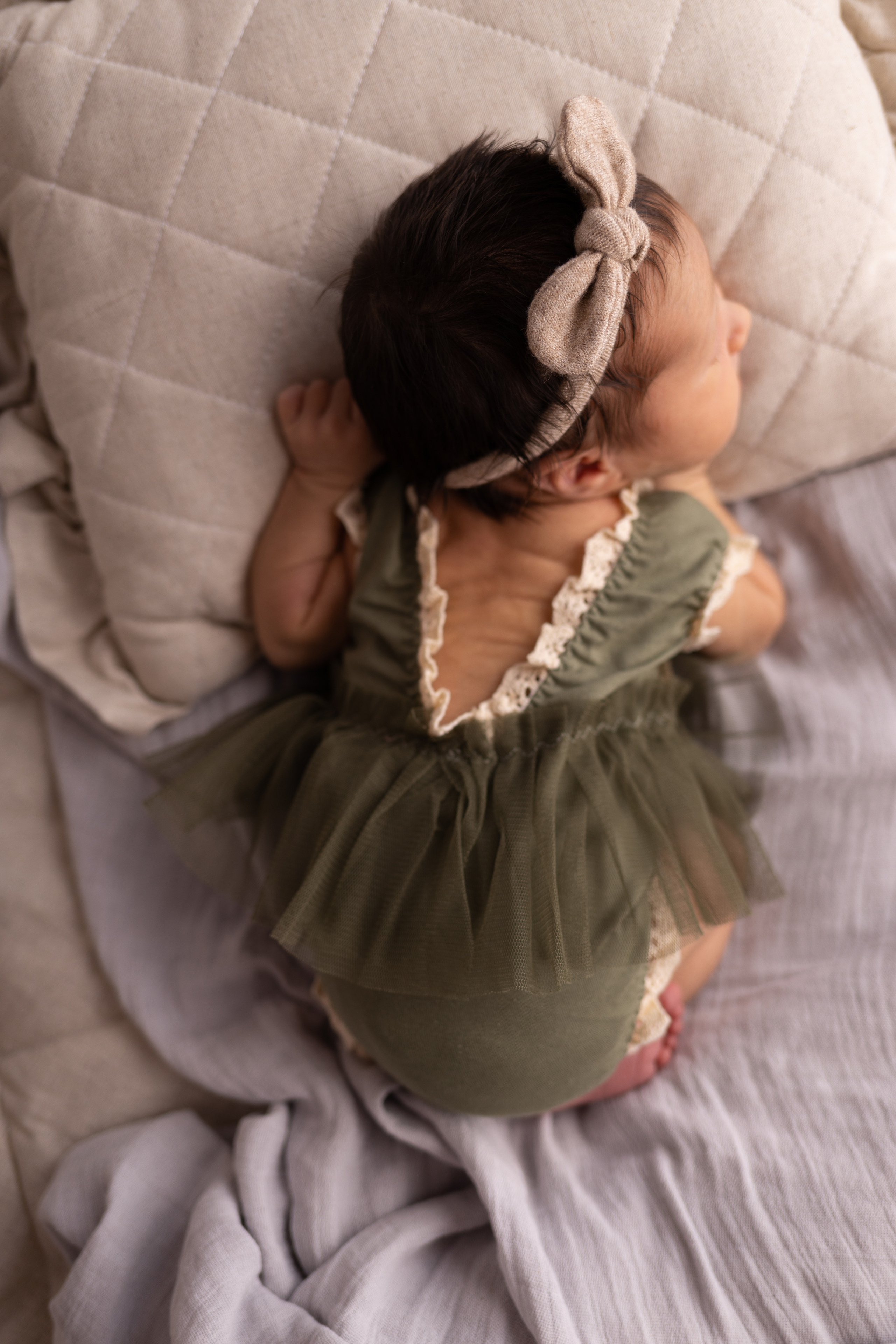 Newborn съемка в стиле Лайф. Фотограф новорожденных малышей в Омске и Омской области Эльвира Камаева