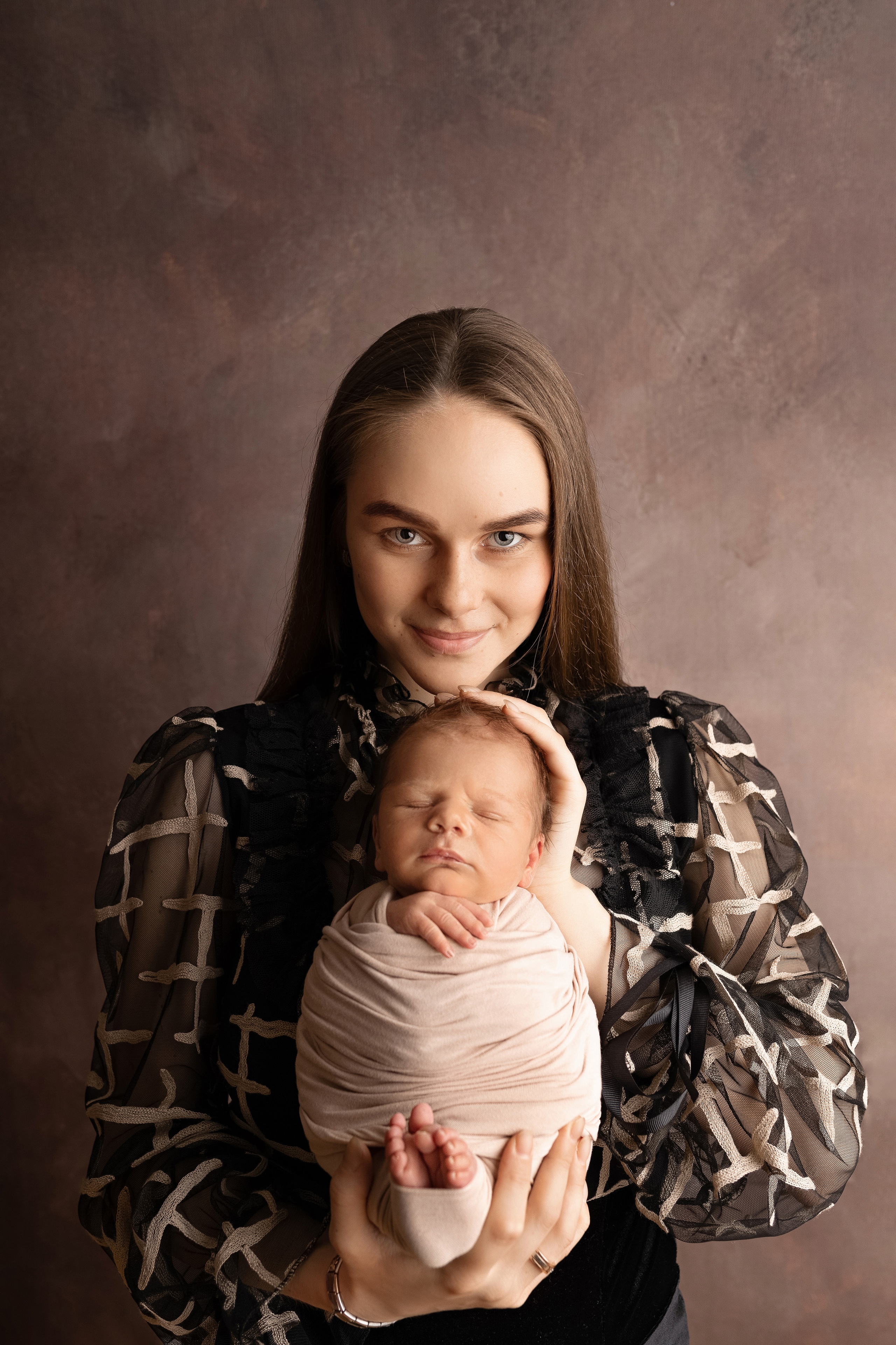 Семейные кадры от Elvira Kamaeva. Фотограф новорожденных малышей в Омске и Омской области Эльвира Камаева