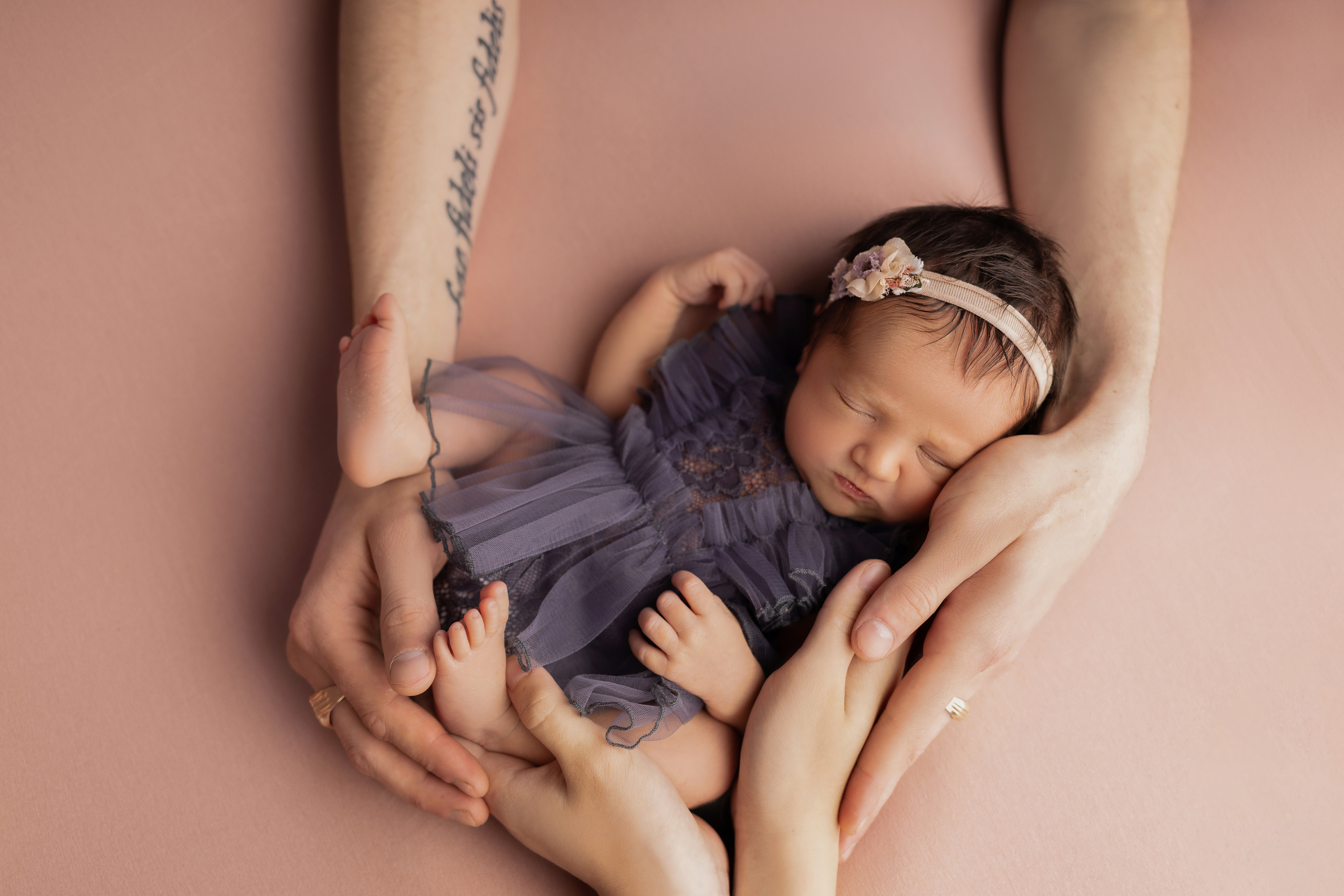 Классическая фотосессия малыша. Фотограф новорожденных малышей в Омске и Омской области Эльвира Камаева