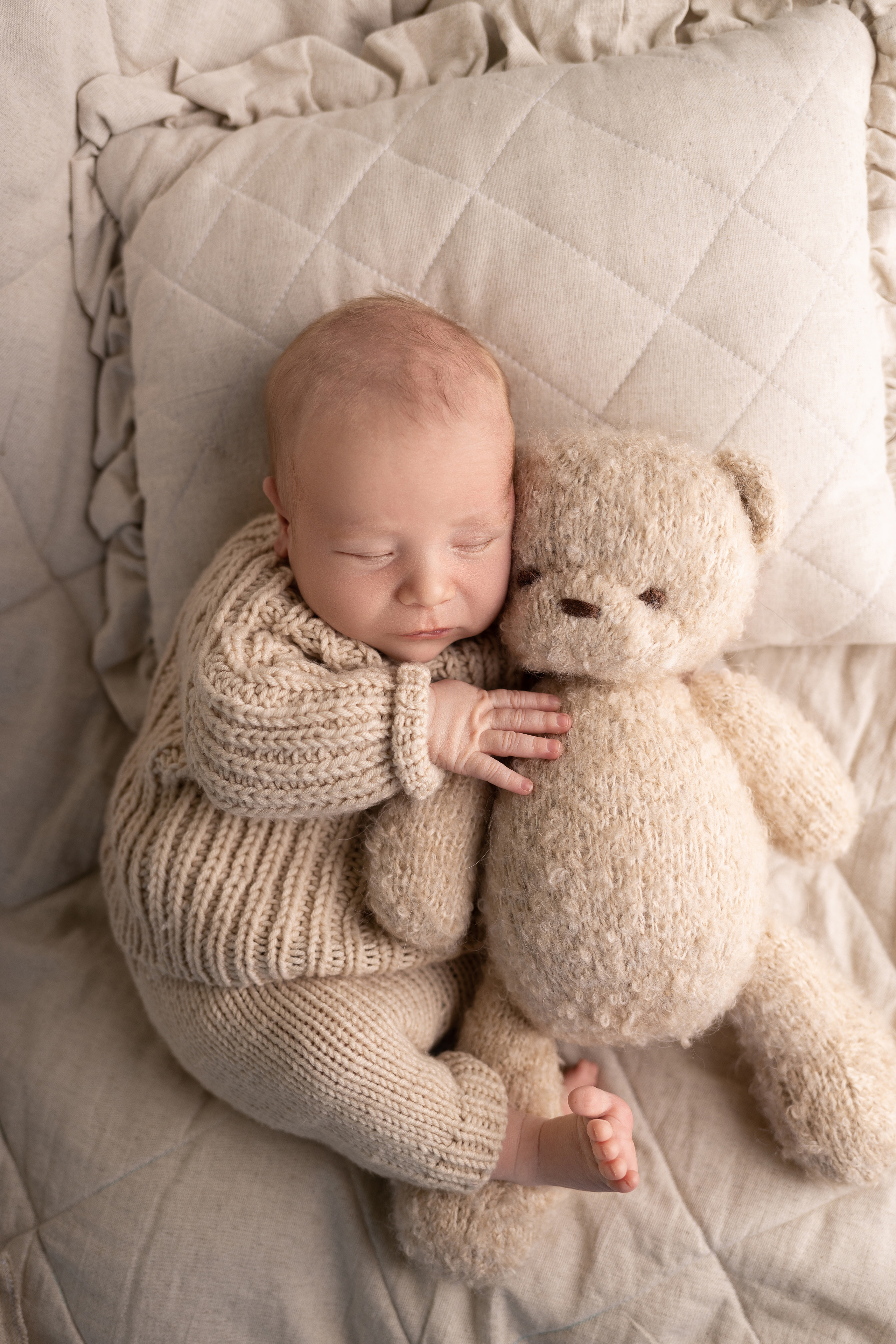 Newborn съемка в стиле Лайф. Фотограф новорожденных малышей в Омске и Омской области Эльвира Камаева