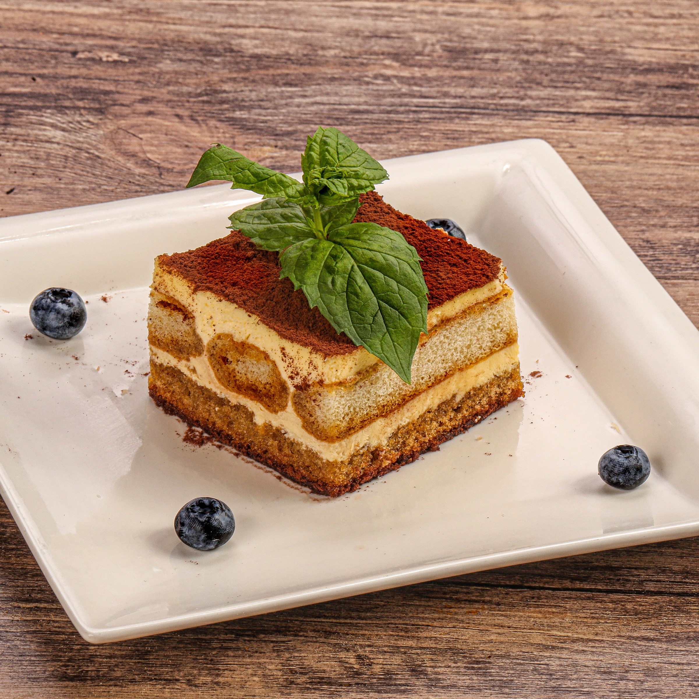 Фотосъемка десертов и выпечки. Заказ по тел.: +7 (906) 006-90-22. Фуд-фотограф Андрей Старостин — съемка еды в Москве. 9000 руб. в час