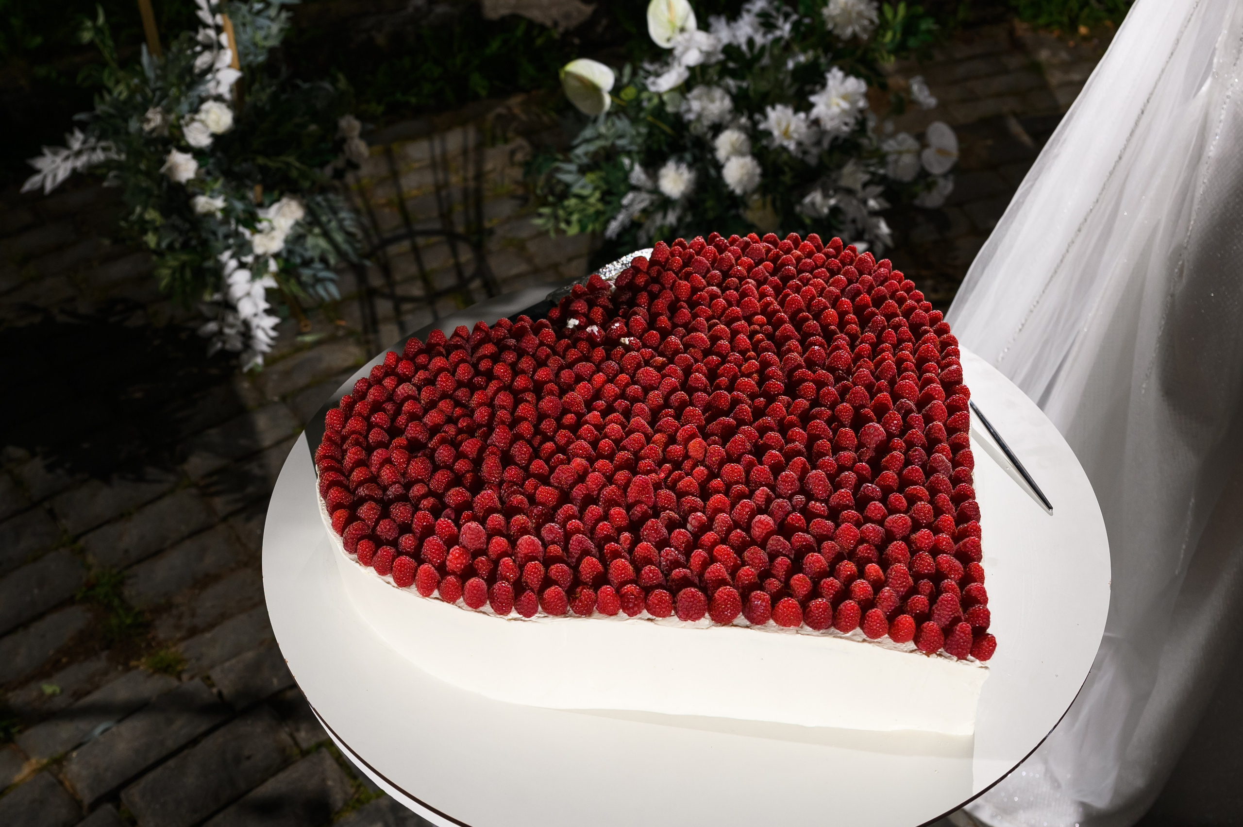 Свадебная фотосессия Банкетный зал Замок Монсоро. Свадебный фотограф Москва Юрий Кульман