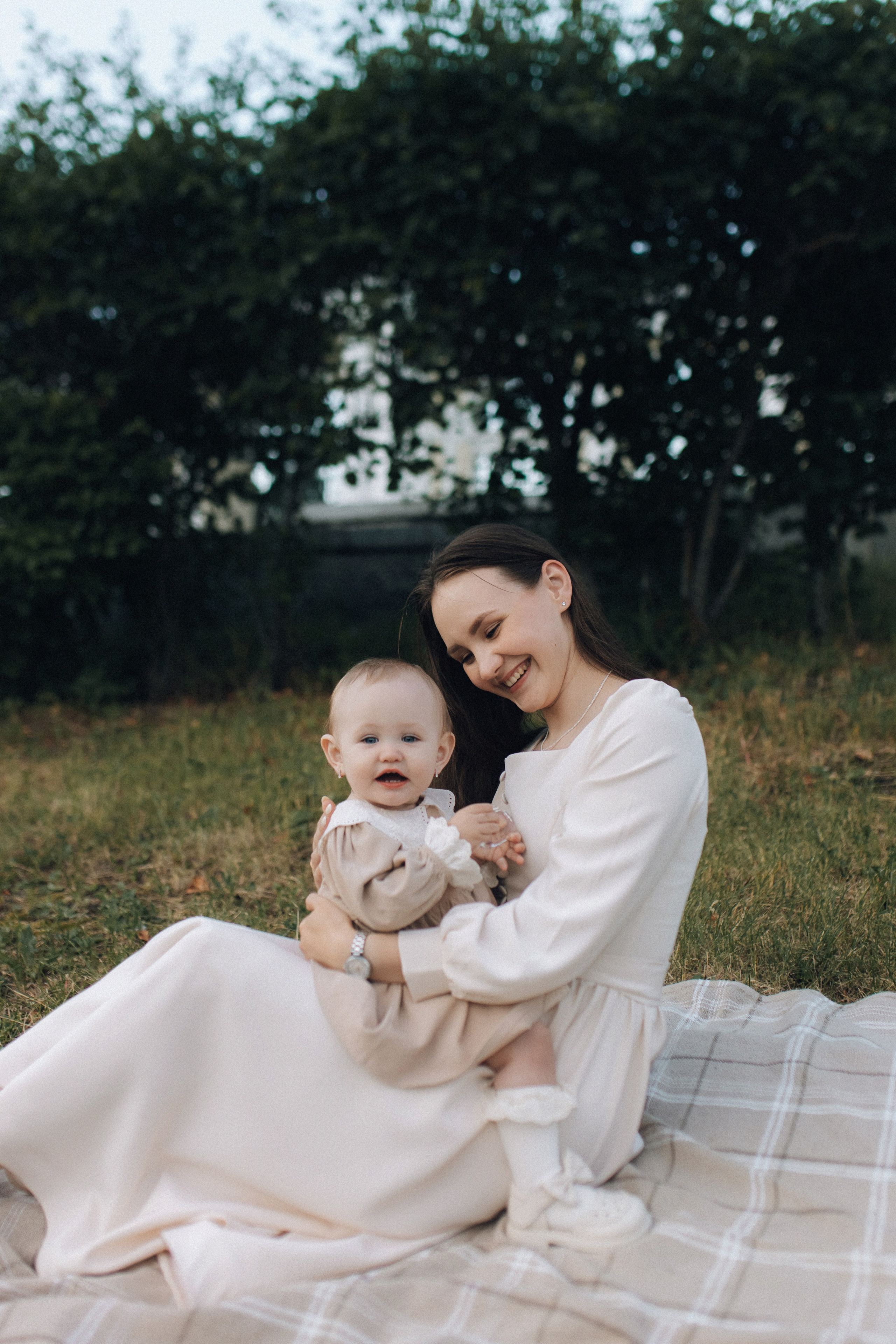 Семейная фотосессия летом в городе. Семейный фотограф Екатеринбург Черепанова Олеся