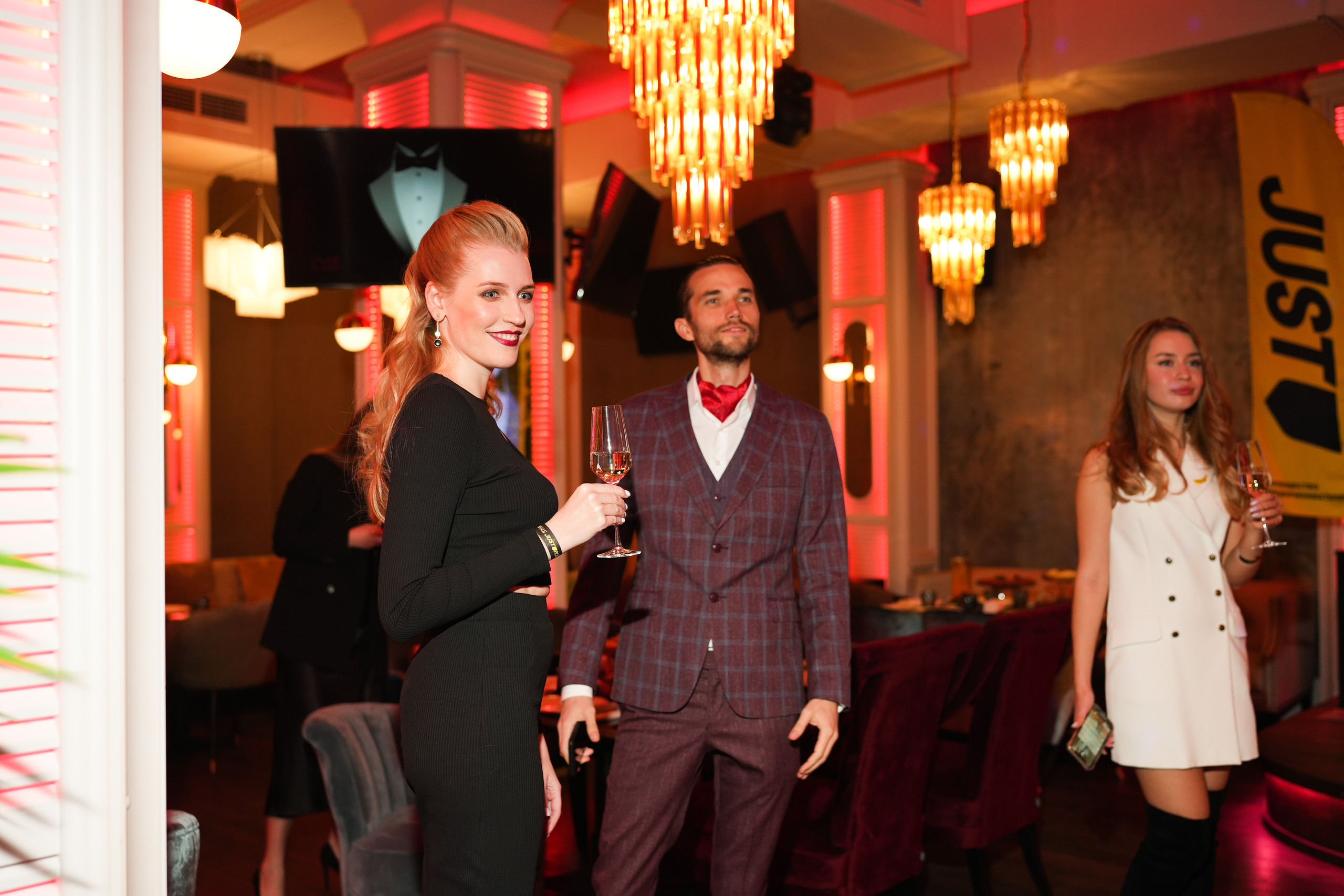 Клуб — Just Business — Премия. Nikishin.media — Я с моей командой превращаю моменты в искусство!