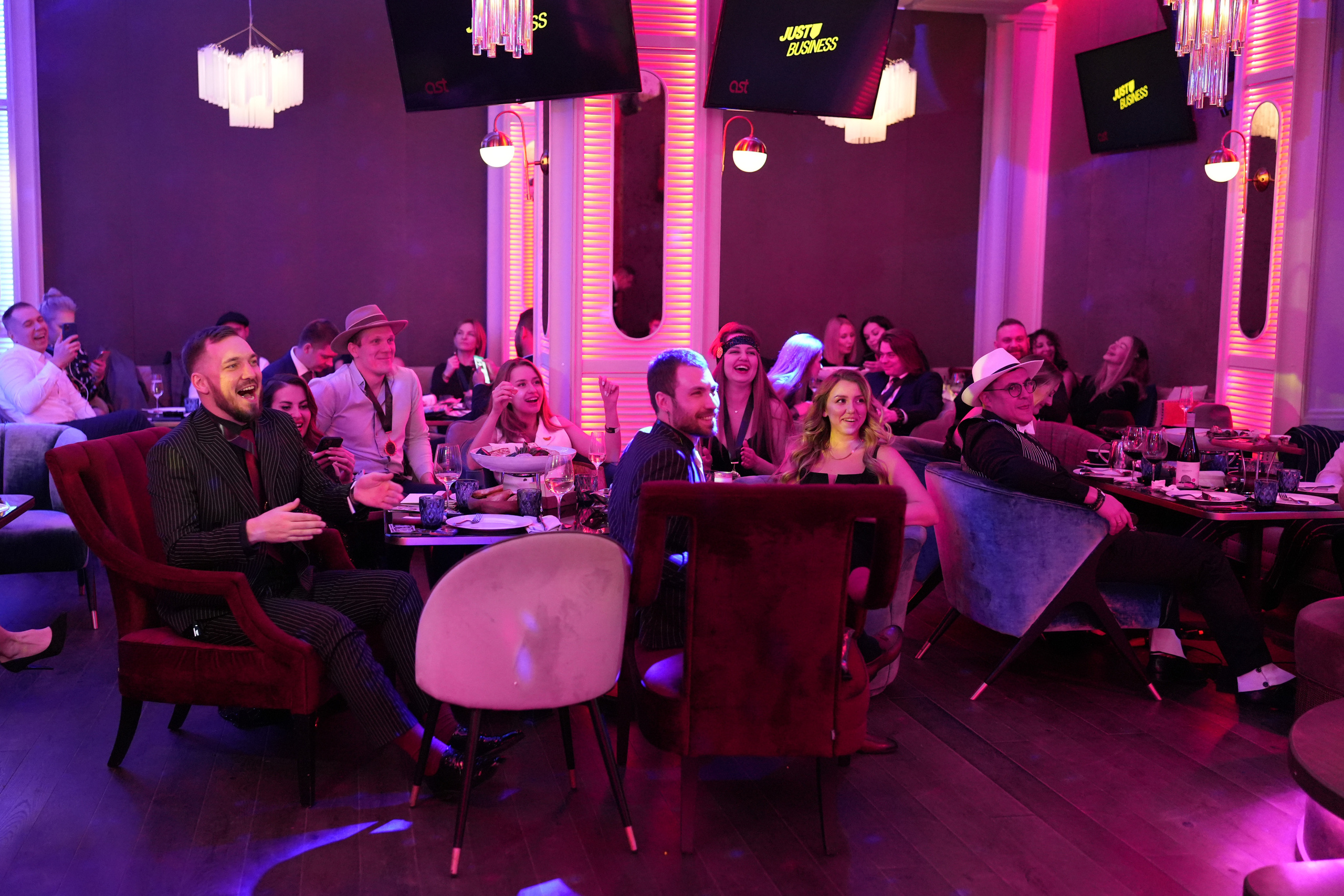 Клуб — Just Business — Премия. Nikishin.media — Я с моей командой превращаю моменты в искусство!