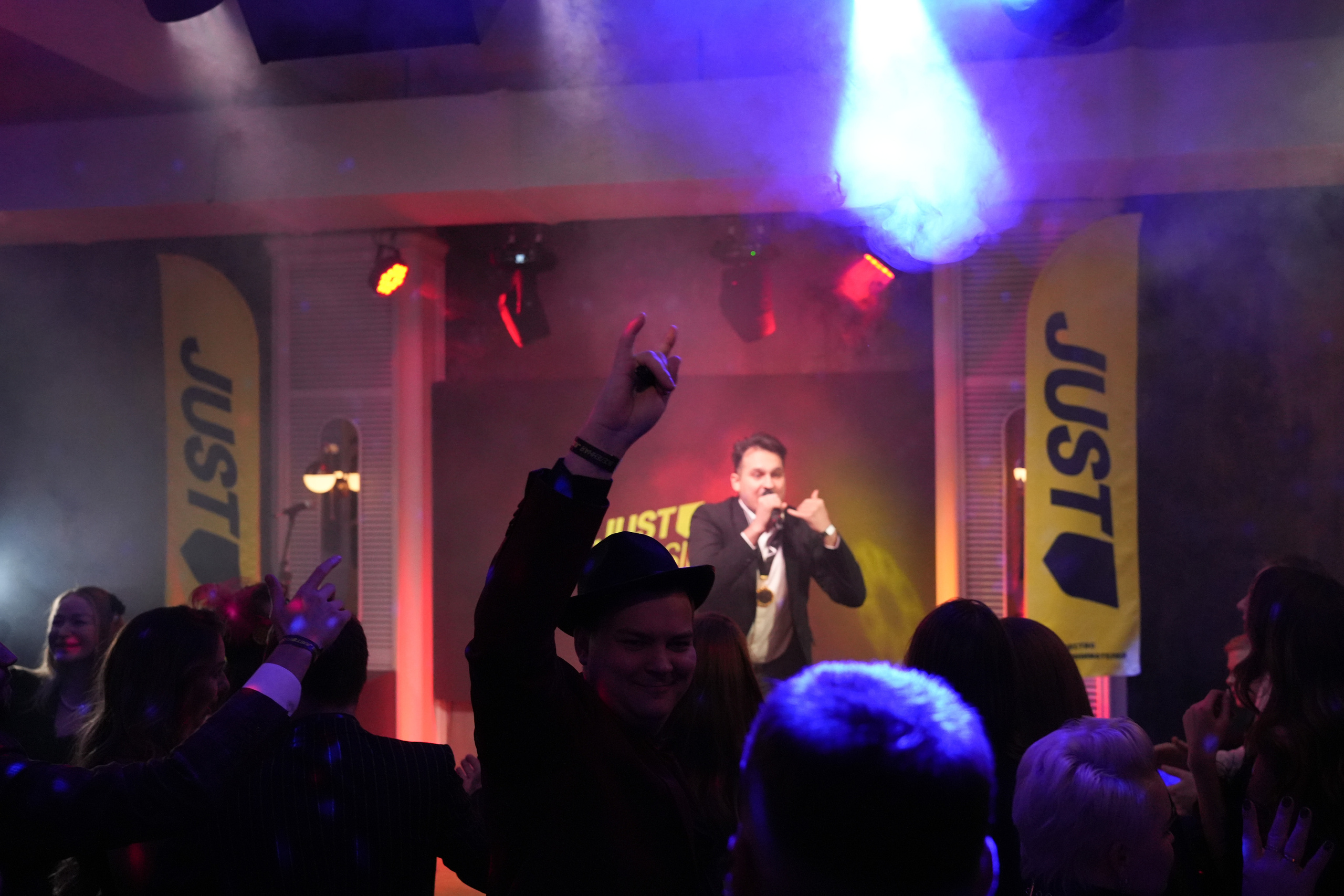 Клуб — Just Business — Премия. Nikishin.media — Я с моей командой превращаю моменты в искусство!