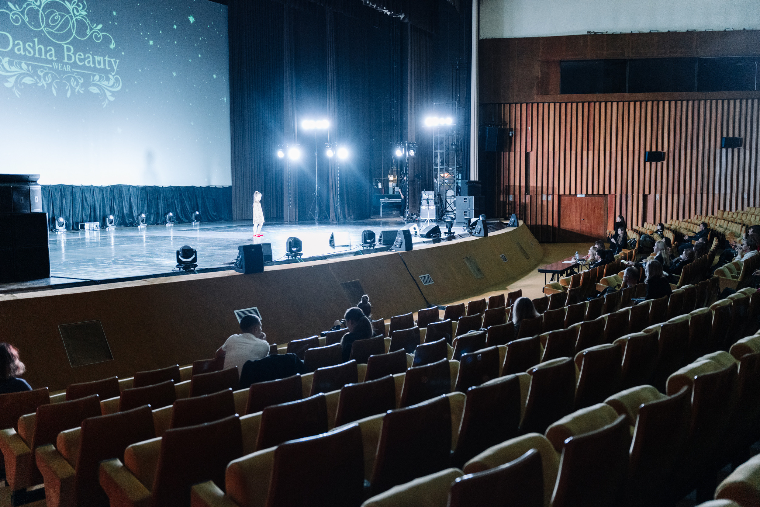 COSMOS FASHION WEEK. Nikishin.media — Я с моей командой превращаю моменты в искусство!