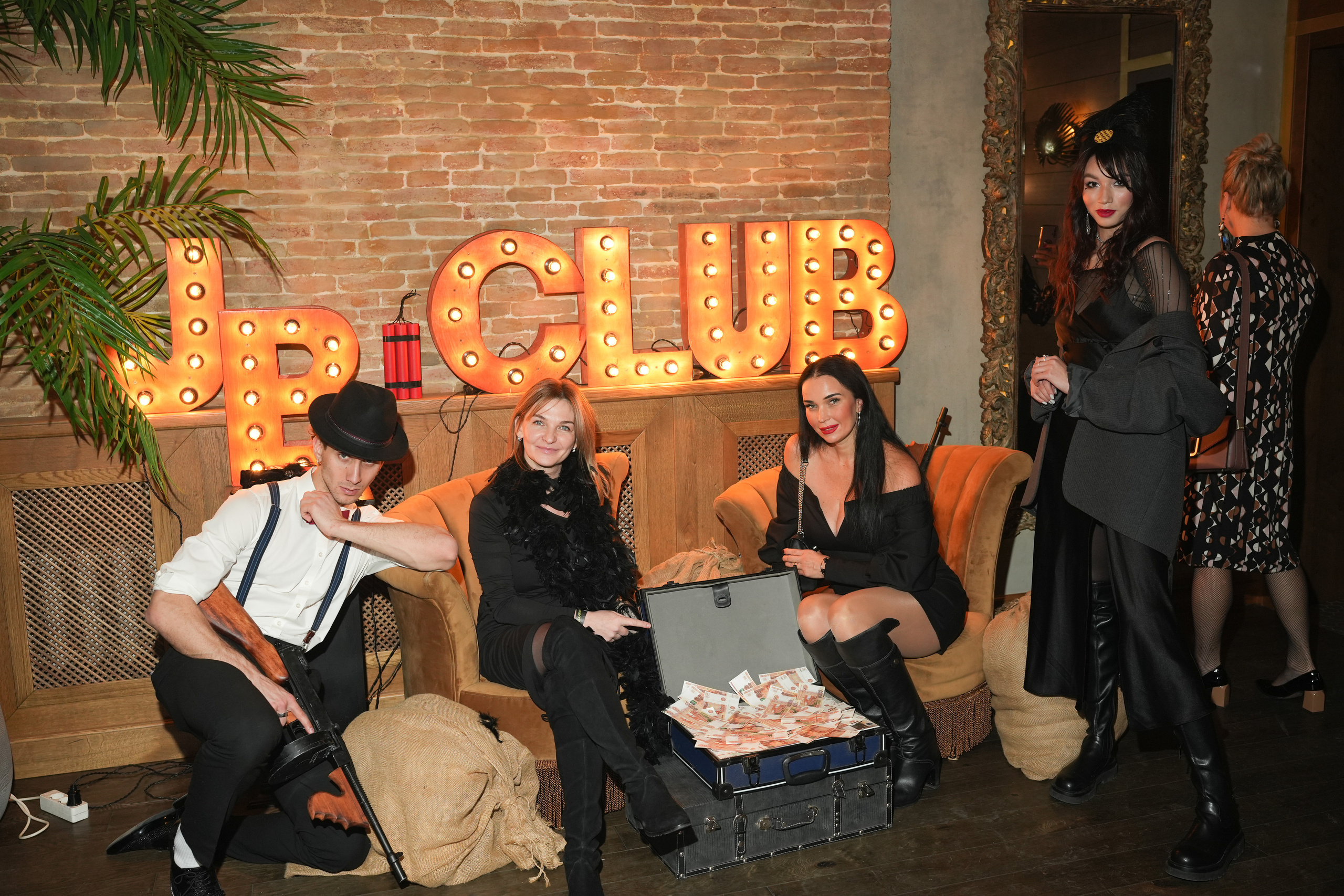 Клуб — Just Business — Премия. Nikishin.media — Я с моей командой превращаю моменты в искусство!