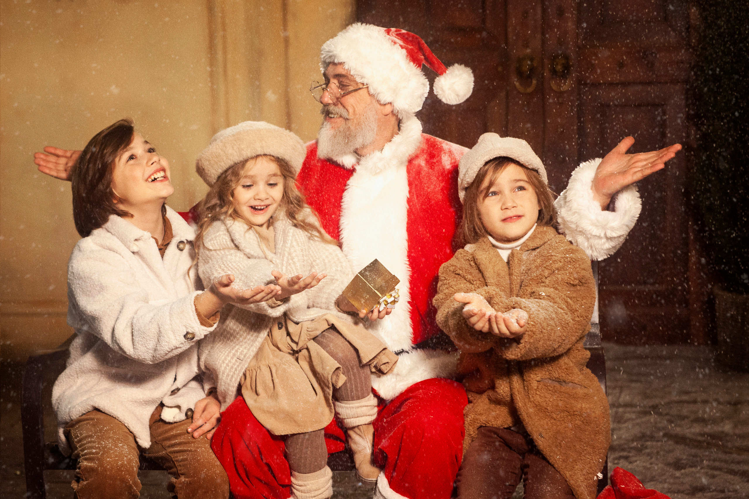 Дети с Сантой Клаусом, Новый год, санта клаус, волшебство, фотосъемка детей, семейная фотосъемка, фотограф Антонина Свешникова, детская фотосъемка, детская фотосессия, семейная фотосессия, семейный фотограф, фотограф услуга, профессиональный фотограф, ребенок фотосессия, ребенок фотограф, ребенок фотосъемка, фотосессия студия,  Москва, Владимир, Краснодар, Кольчугино, Суздаль,выпускной альбом, фотоальбом детский сад выпускной, фотограф в детский сад Москва, Владимир, Краснодар, Кольчугино, Суздаль, фотосъемка один день в детском саду, child photo, альбом фотограф, детский фотограф, нужный фотограф, фотосессия студия, photo, топовый фотограф, художественная съемка,