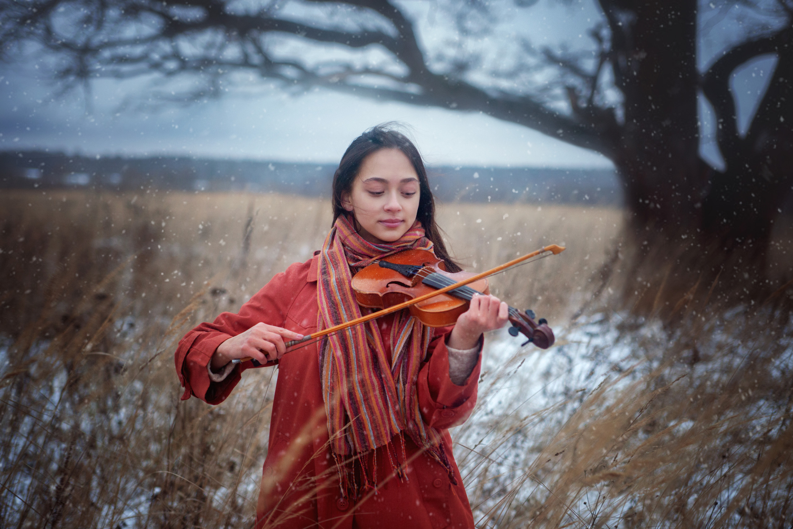Девушка со скрипкой под дубом зимой, фотосъемка детей, семейная фотосъемка, фотограф Антонина Свешникова, детская фотосъемка, детская фотосессия, семейная фотосессия, семейный фотограф, фотограф услуга, профессиональный фотограф, ребенок фотосессия, ребенок фотограф, ребенок фотосъемка, фотосессия студия,  Москва, Владимир, Краснодар, Кольчугино, Суздаль,выпускной альбом, фотоальбом детский сад выпускной, фотограф в детский сад Москва, Владимир, Краснодар, Кольчугино, Суздаль, фотосъемка один день в детском саду, child photo, альбом фотограф, детский фотограф, нужный фотограф, фотосессия студия, photo, топовый фотограф, художественная съемка