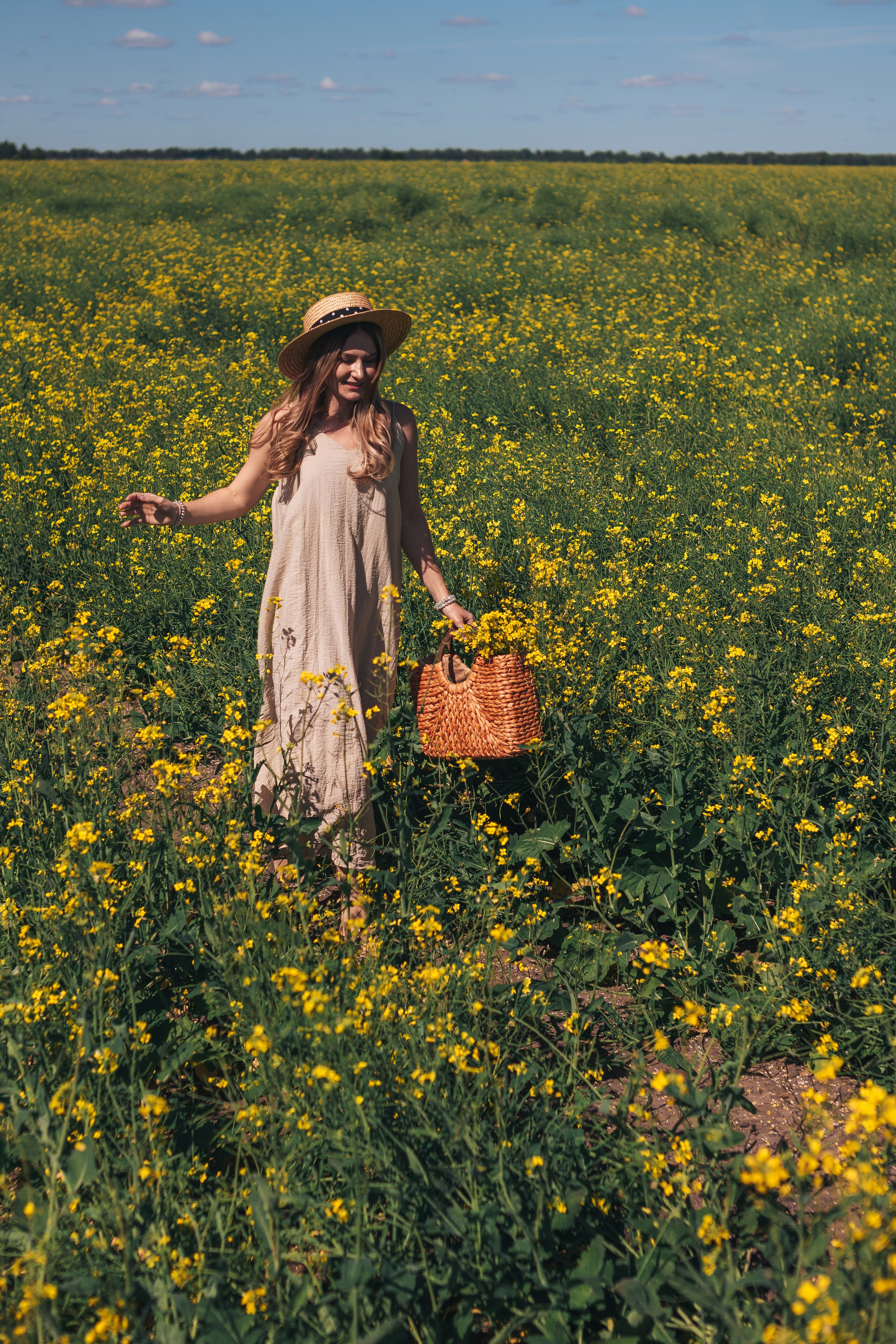 Рапсовое поле. Семейный и художественный фотограф в Тюмени Юлия Логинова