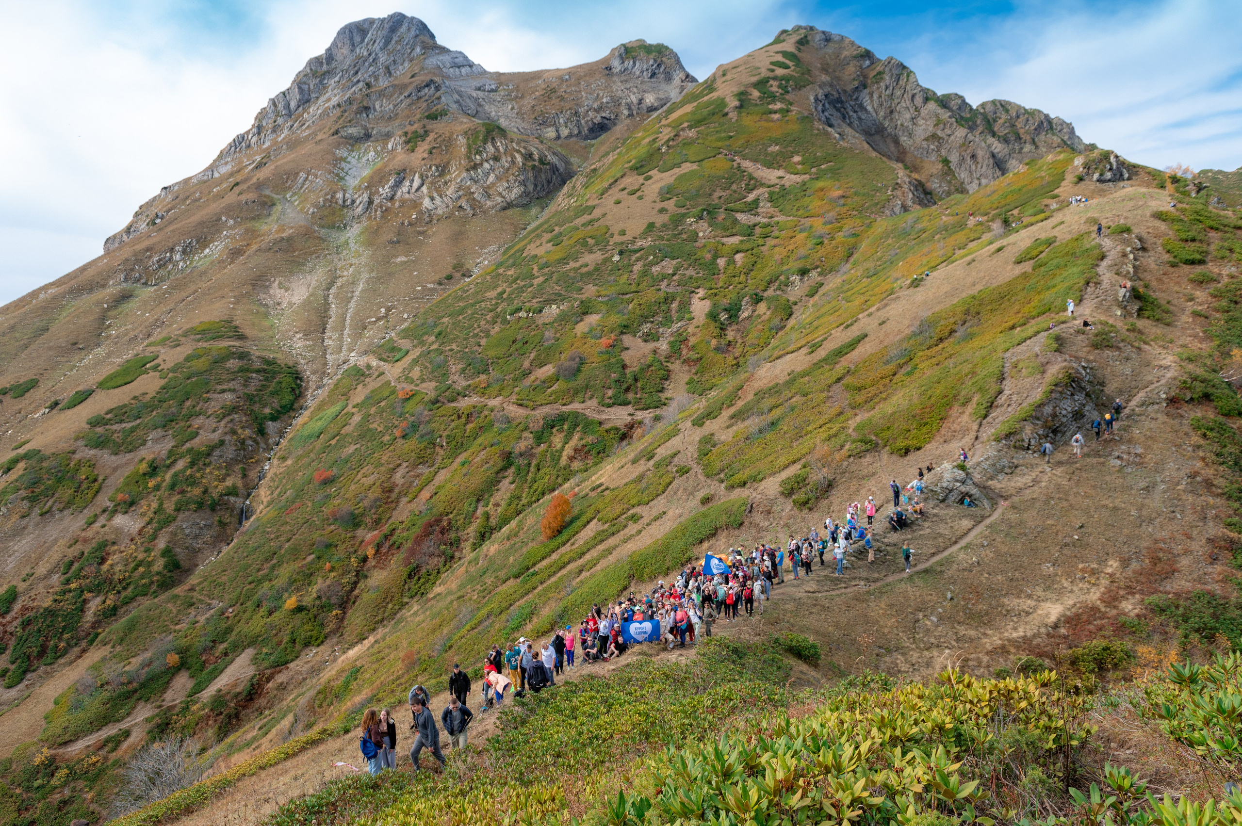 Хайкинг по трем курортам Красной Поляны 2022. Репортажный фотограф в Красной Поляне и Сочи Павлюченко Екатерина