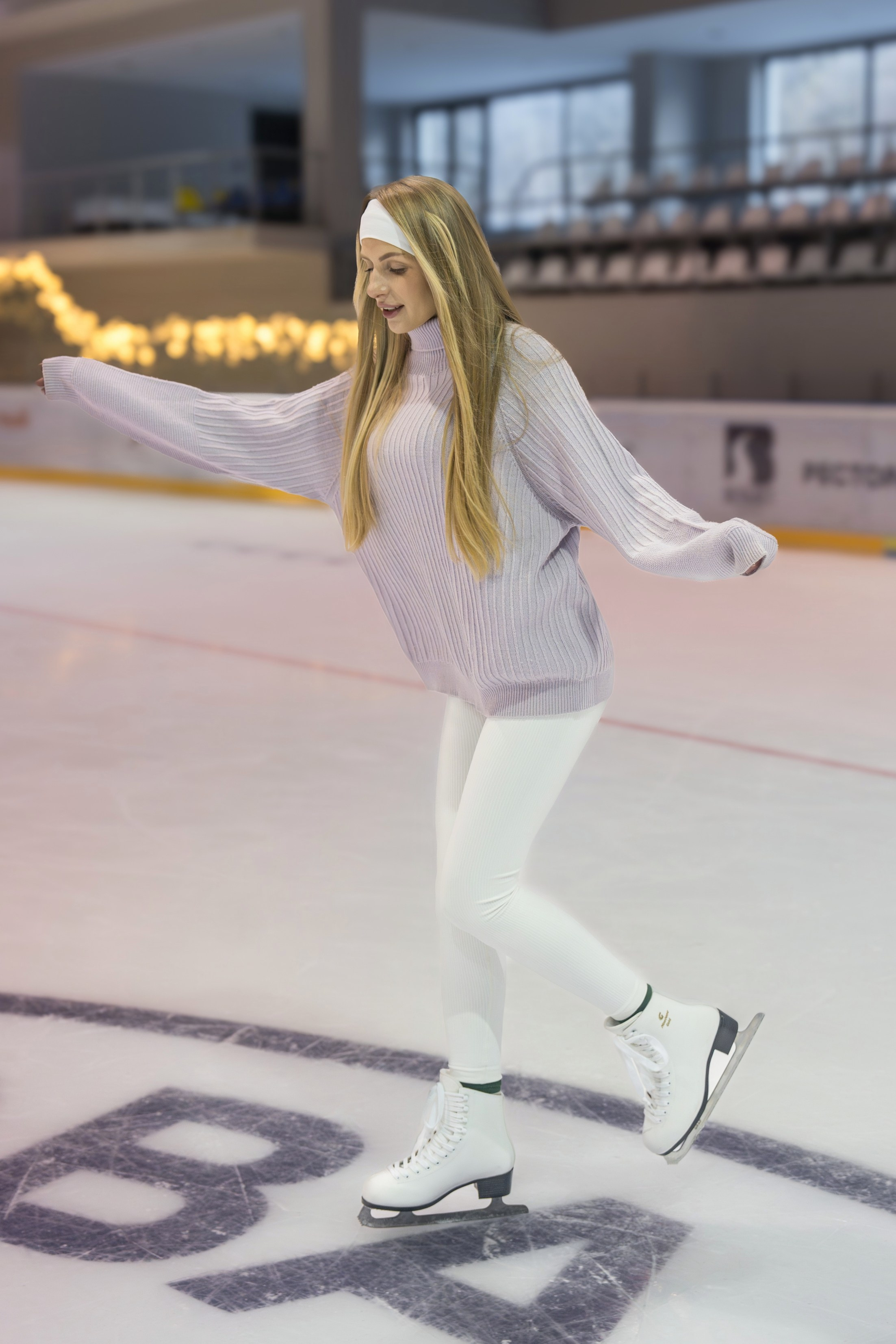 Контент съемка на катке для курорта Роза Хутор. Репортажный фотограф в Красной Поляне и Сочи Павлюченко Екатерина