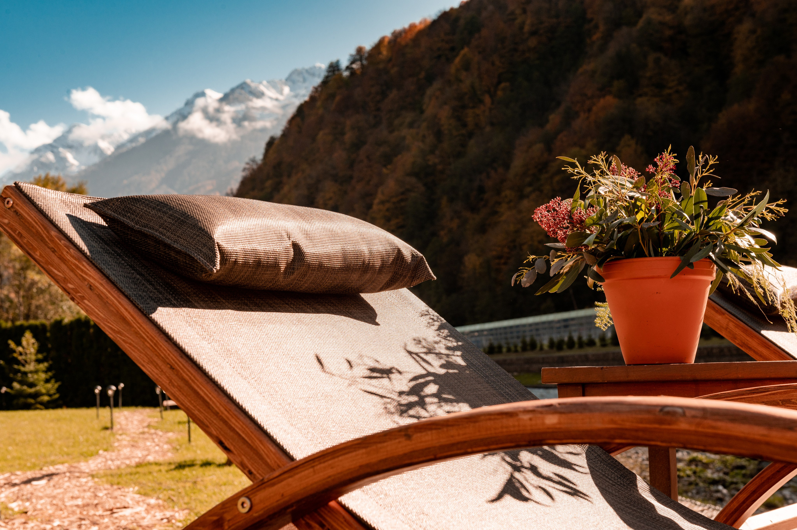 Контент съемка места для отдыха на курорте Газпром Поляна «Мзымта Пляж». Репортажный фотограф в Красной Поляне и Сочи Павлюченко Екатерина