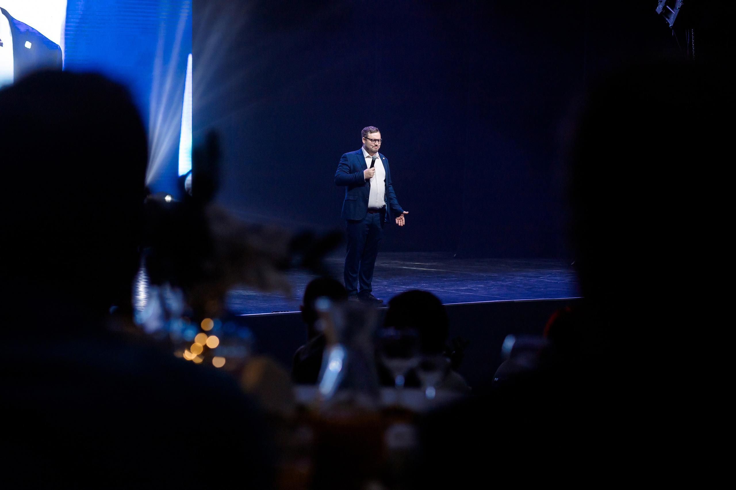 РЕПОРТАЖ: НОВЫЙ ГОД В ДК МЕТАЛЛУРГ. Профессиональный фотограф в Ижевске Леша Петров