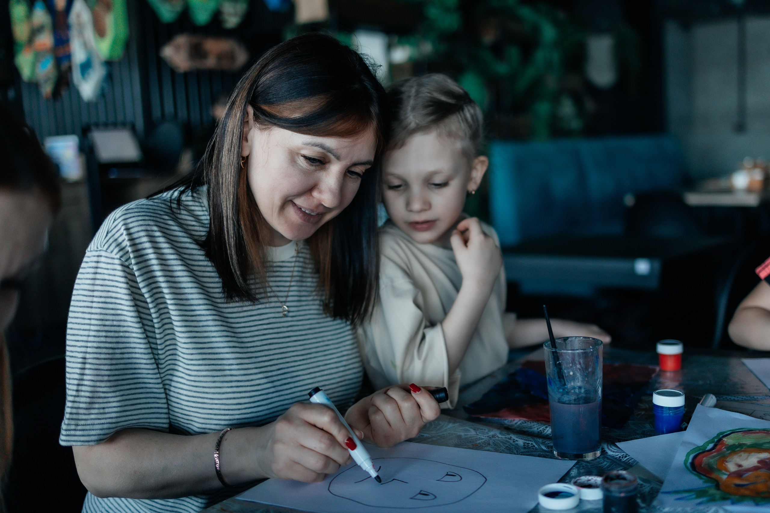 Азартное рисование. Семейный и детский фотограф в Славгороде Анастасия Винс