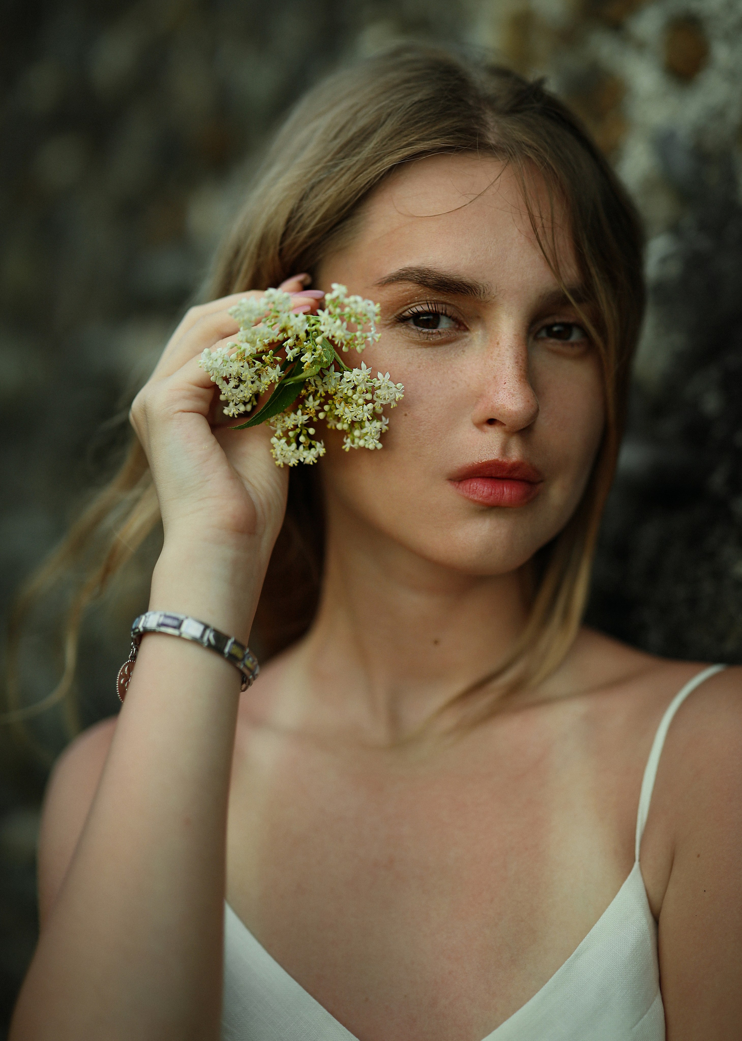 Фотосессия у разрушенной крепости в Абхазии. Свадебный и семейный фотограф в Абхазии Жанна Соснина