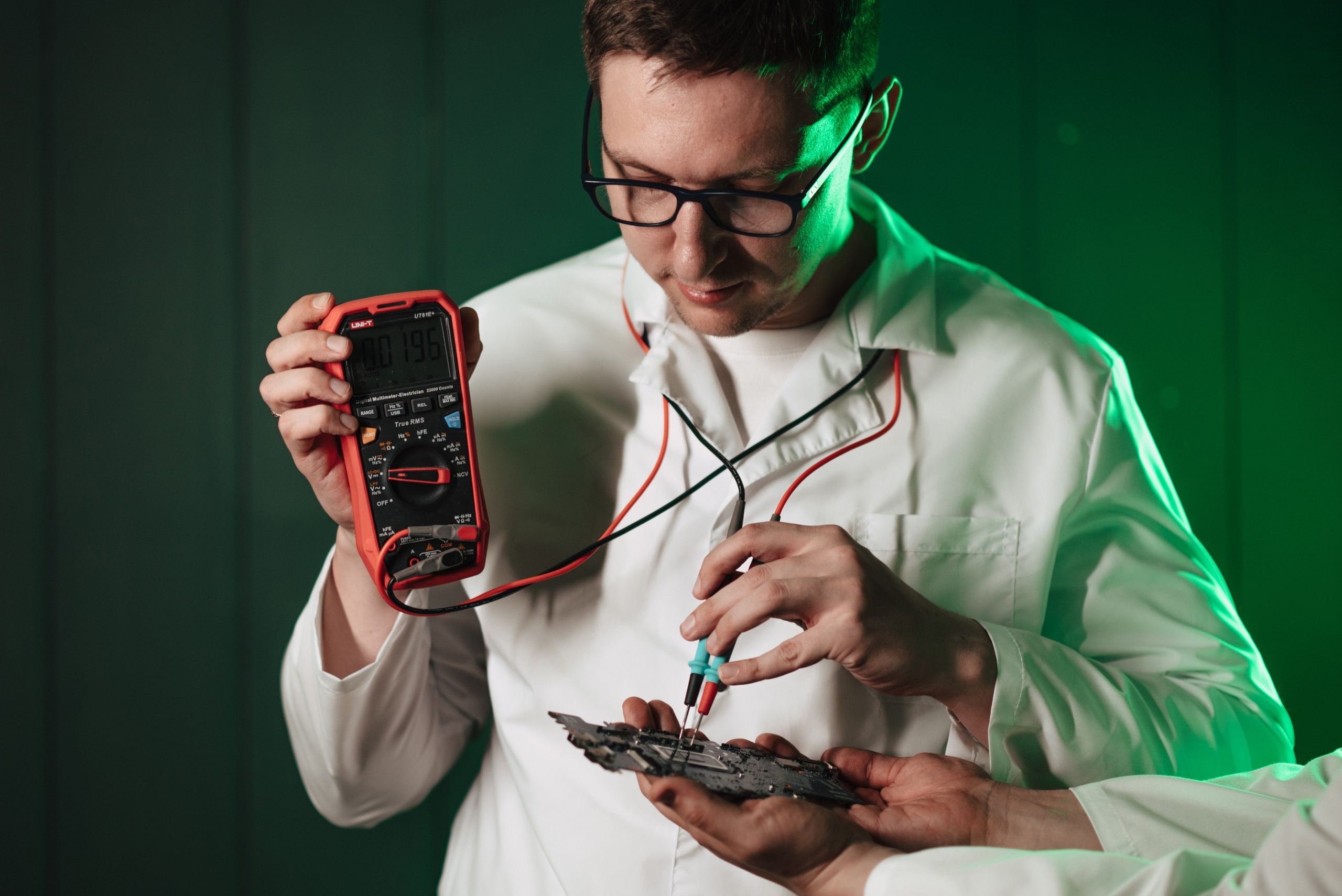 Ремонт техники. Юлия Суббоцкая