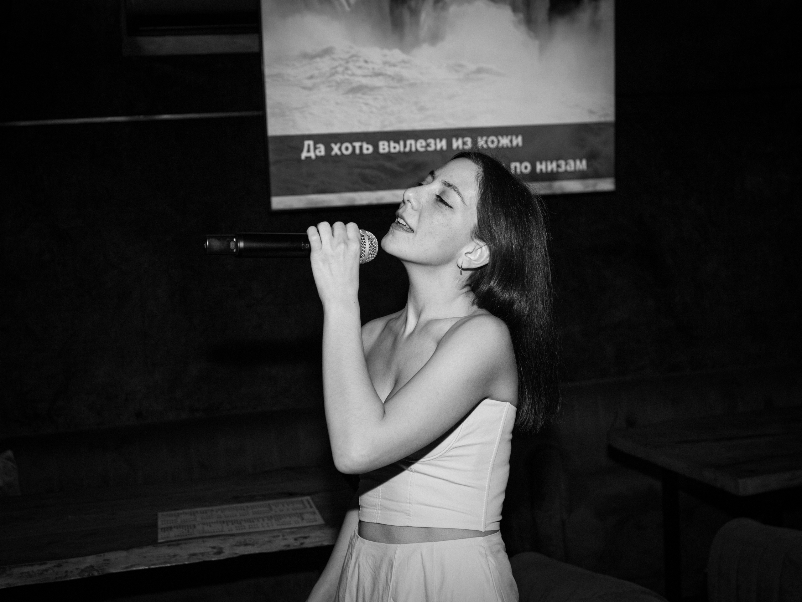 Репортажка из кальян-бара. Свадебный и семейный фотограф в Москве Мила Широких