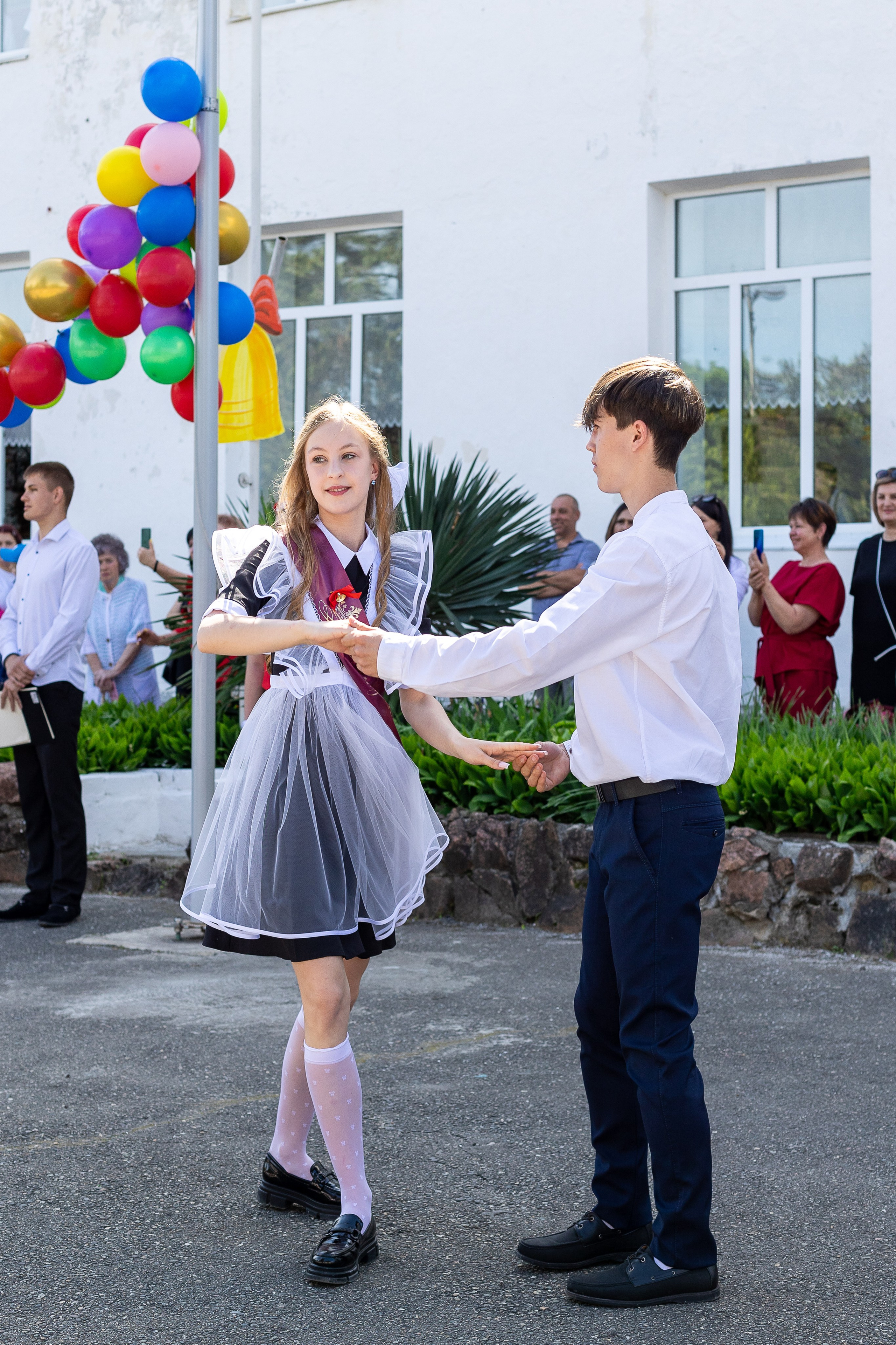 Последний звонок. Выпускные альбомы Майкоп, Краснодар Елена Золотарева