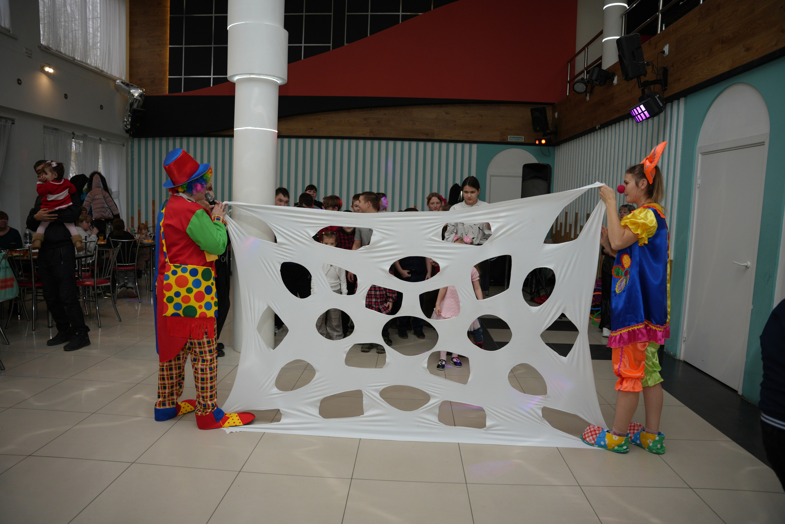 Социально —благотворительная акция «Ты в этом мире не один», посвященная Международному дню инвалидов. ВЫПУСКНЫЕ АЛЬБОМЫ, Школьный фотограф, семейный и свадебный в Саратове и области Ольга Плаксина